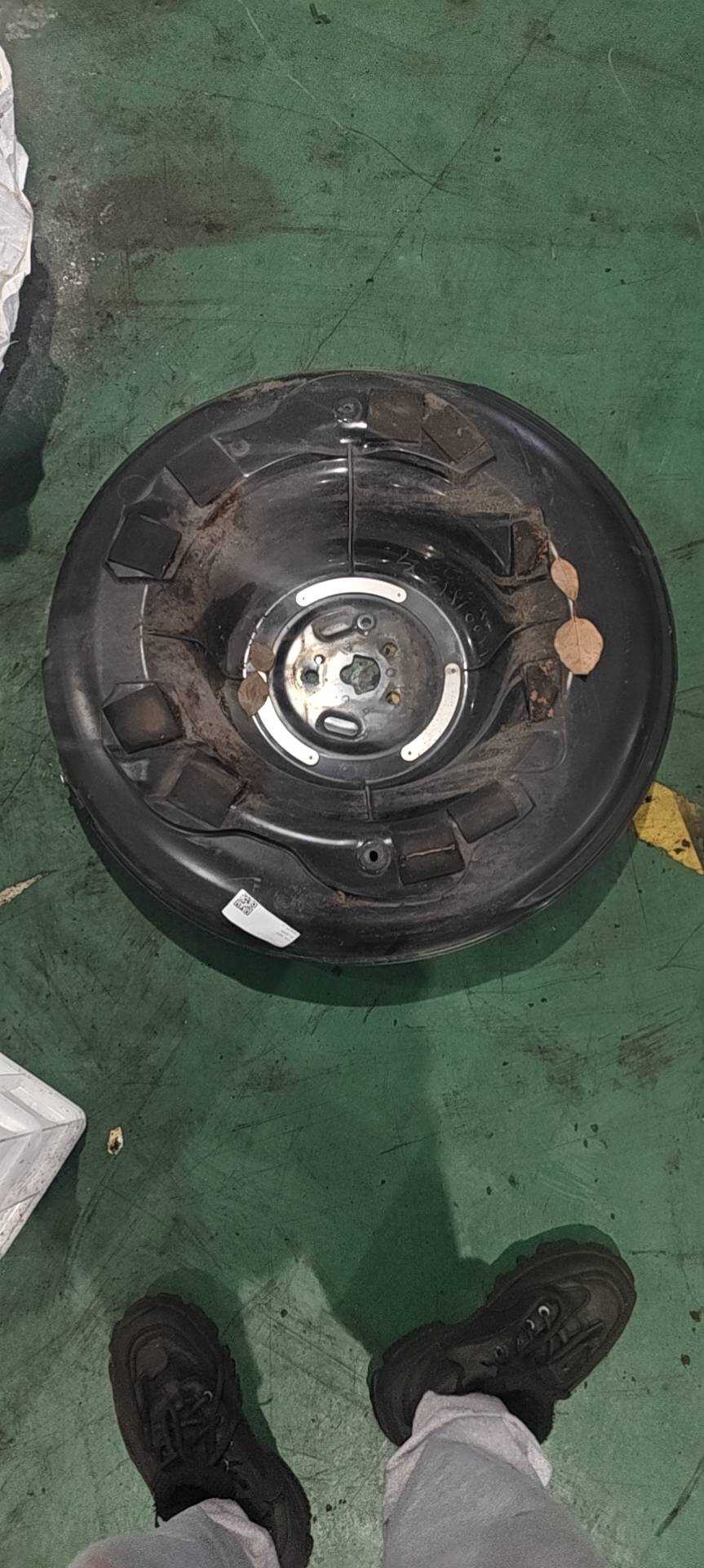 647730R021 Spare Tire Well