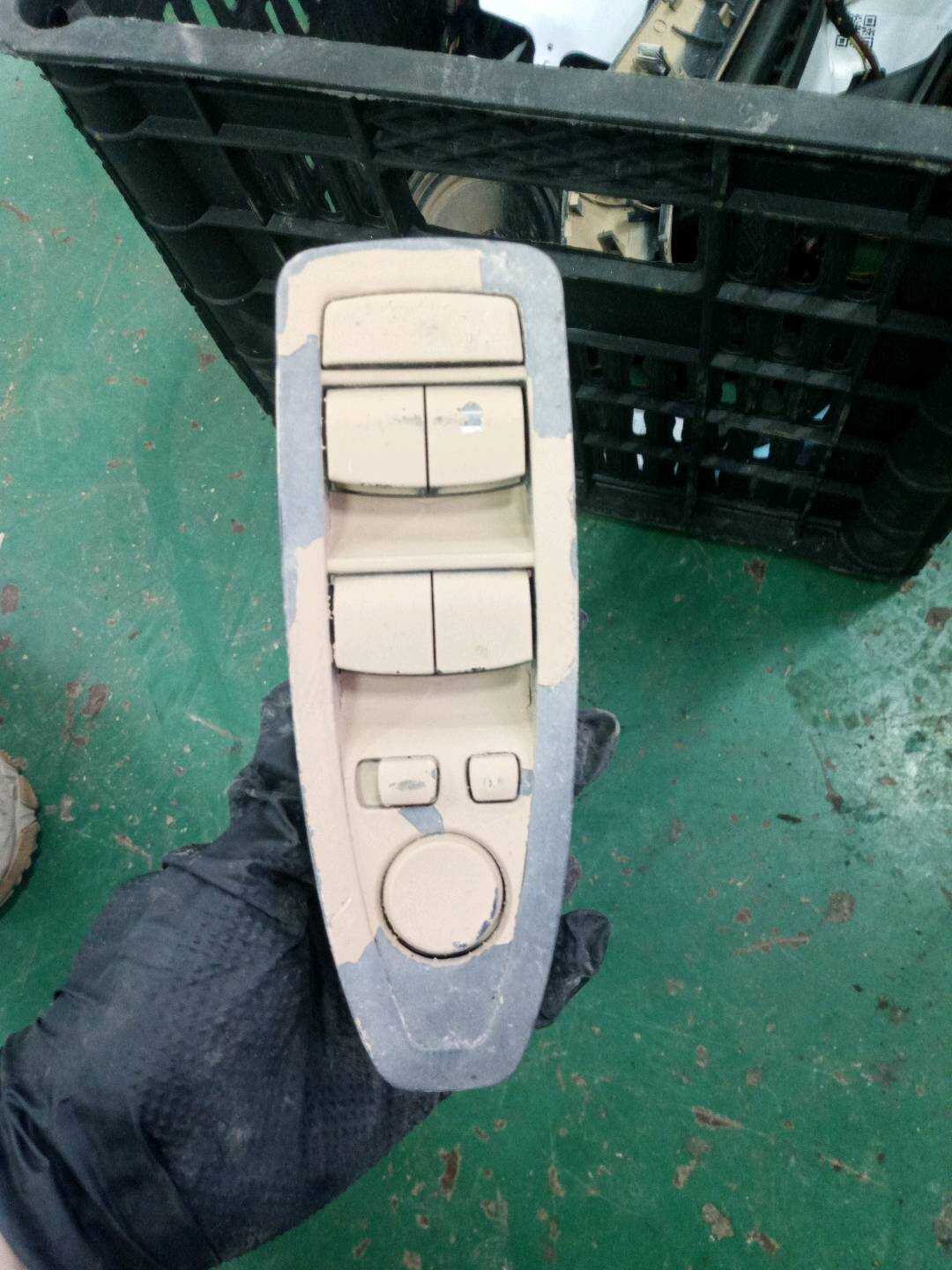 61319362116 Front Door Window Switch, Left