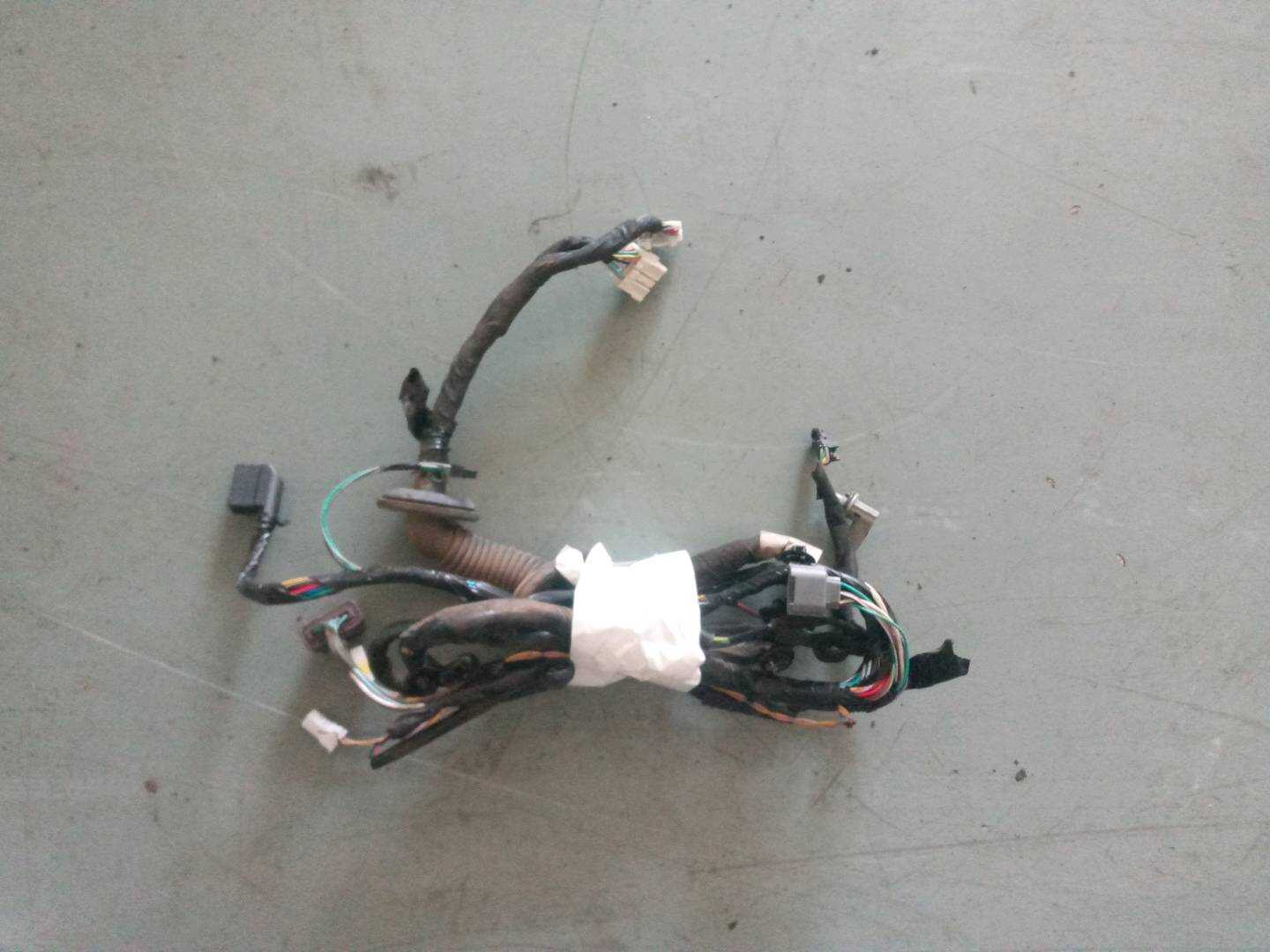 7028003700 Front Door Wiring Harness, Left