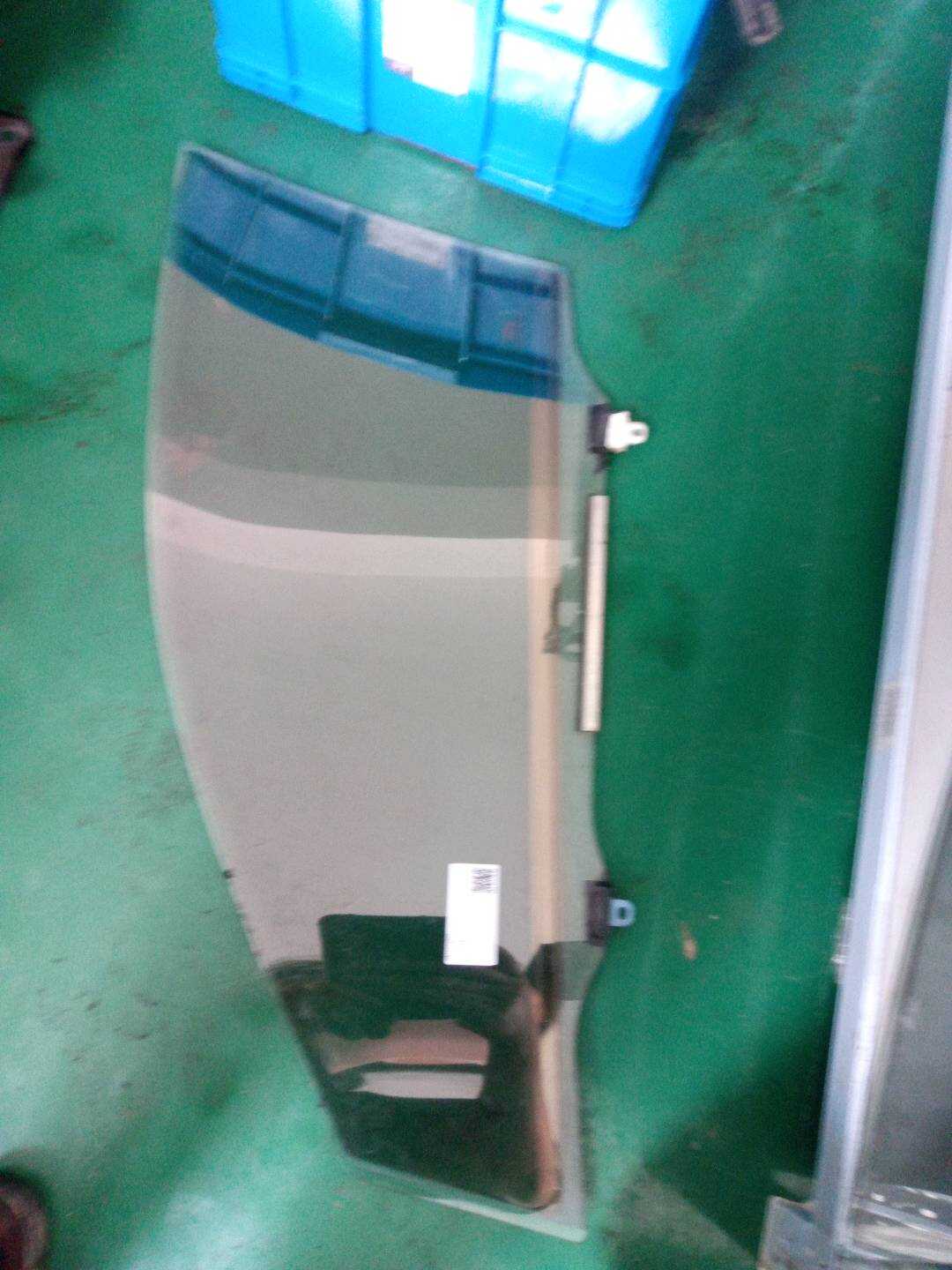 6810102260 前门玻璃(右)