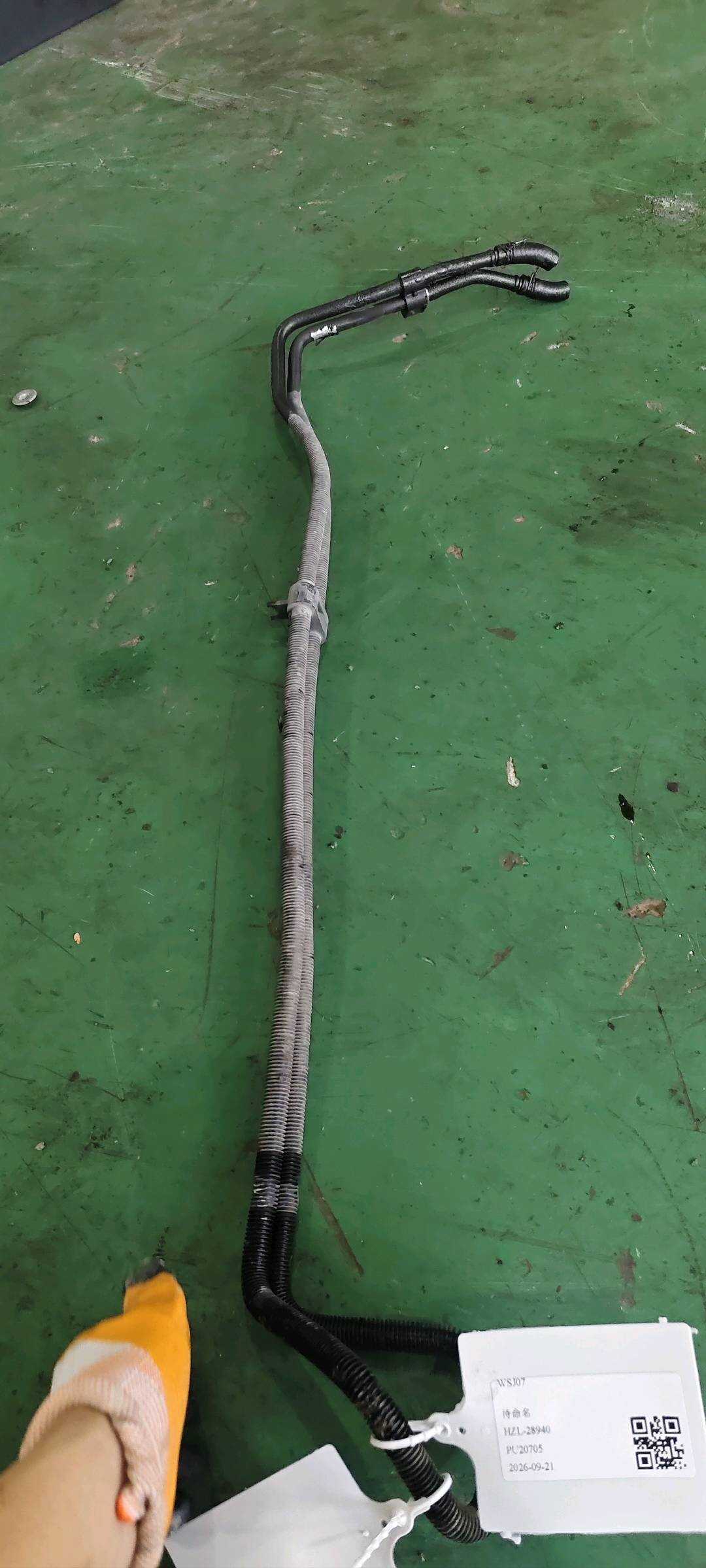 4F0317826 变速器油冷却器进油管