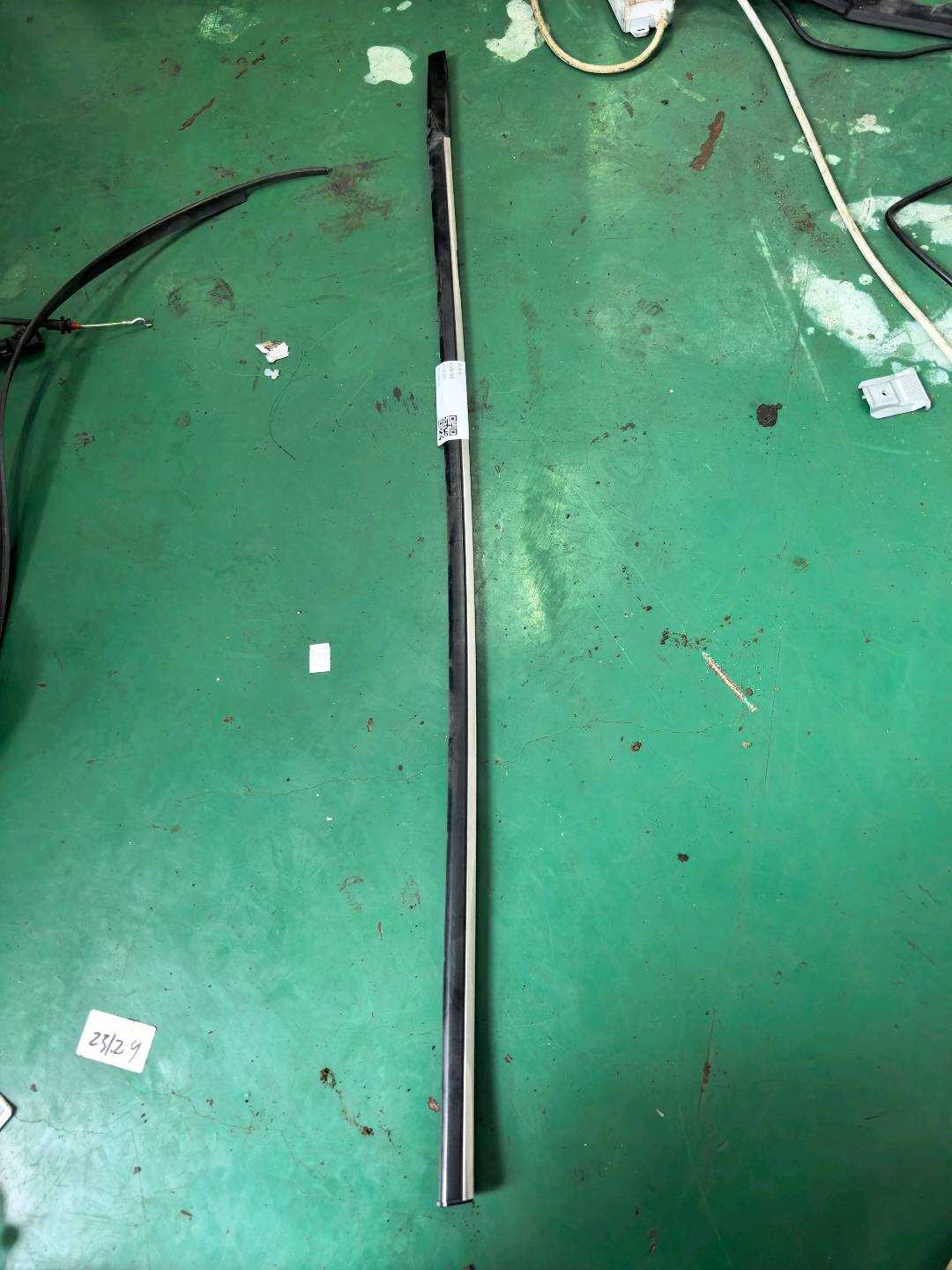 A1697200424 前门玻璃压条（右外）