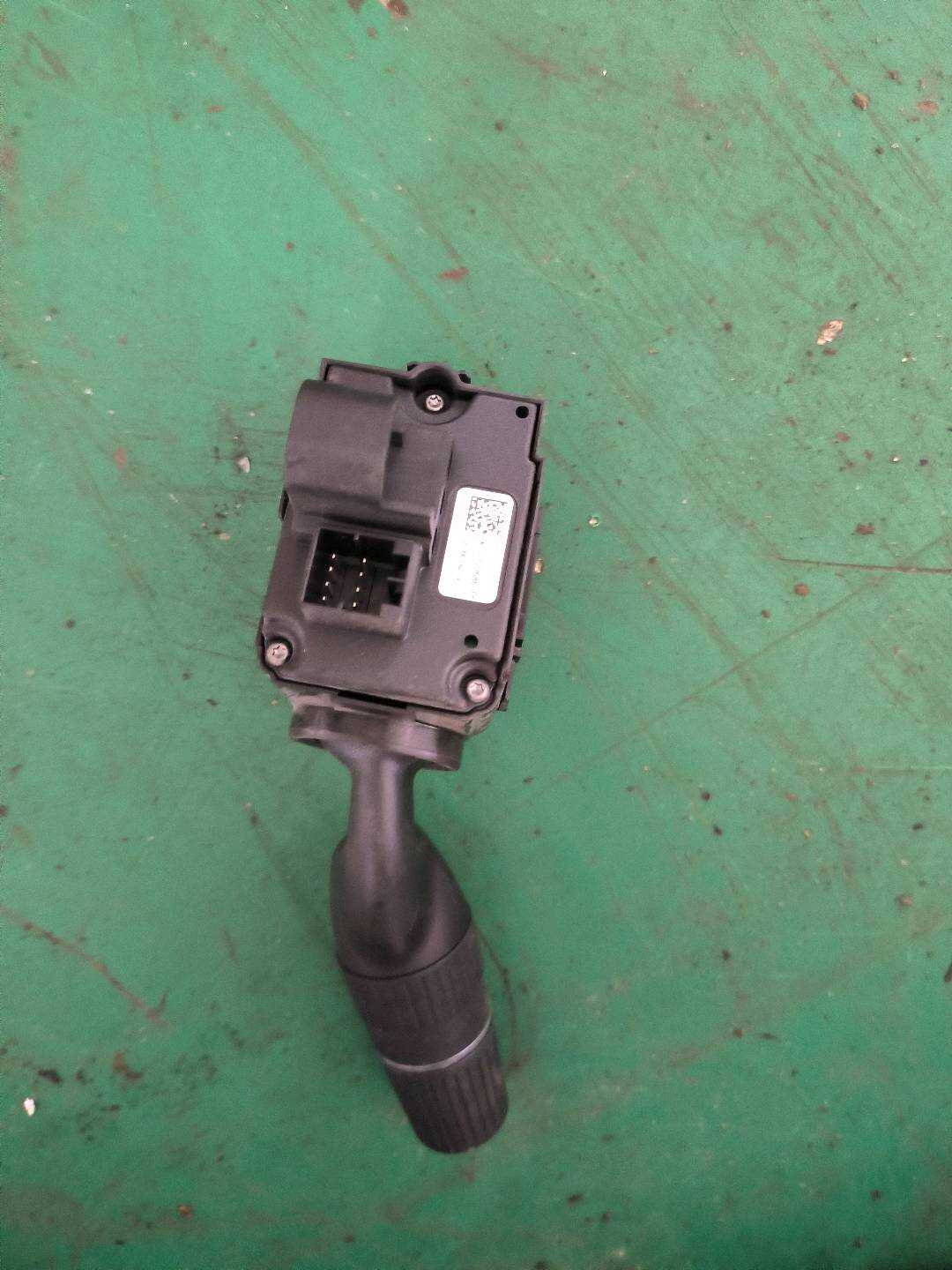3774220XKZ16B 右组合开关总成