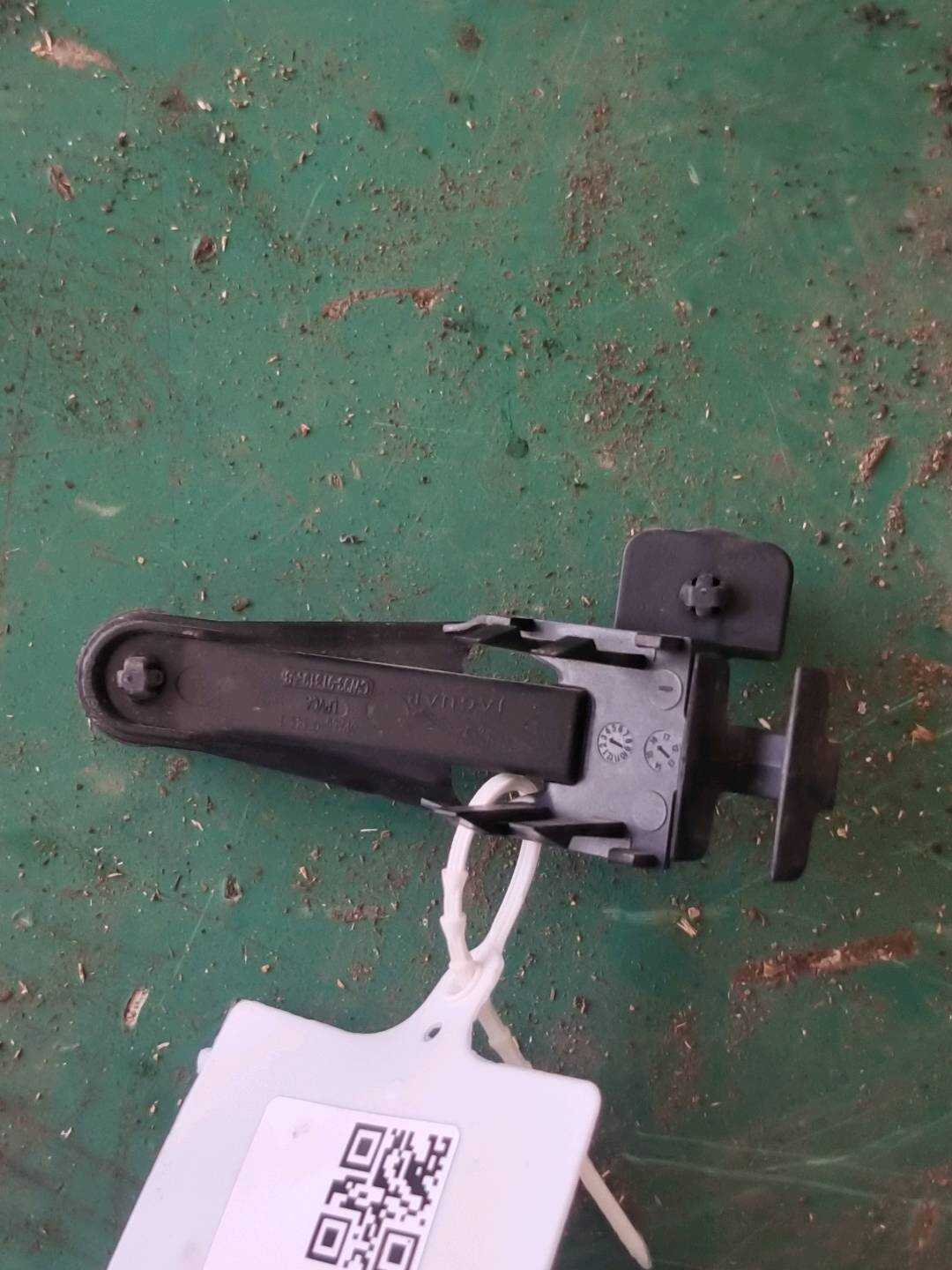 C2D47140 Bracket