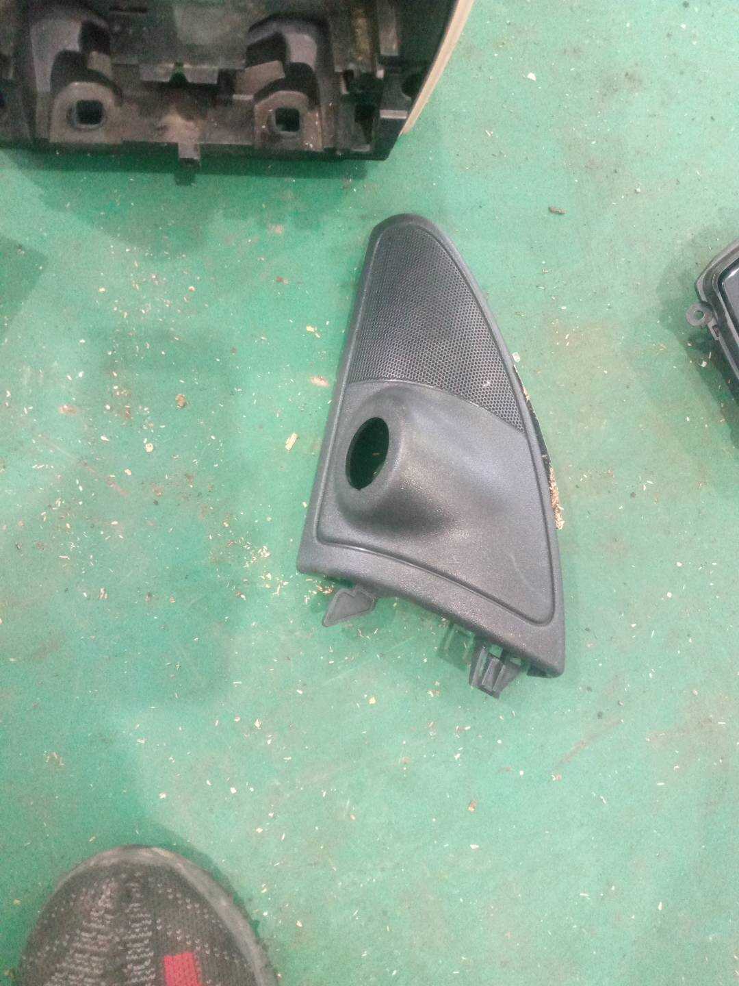 LR021421 Protective Cover