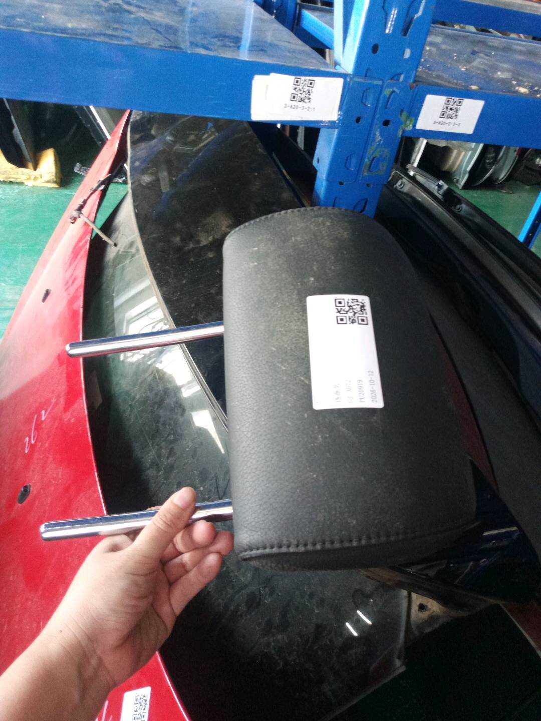 52207238926 后座椅头枕