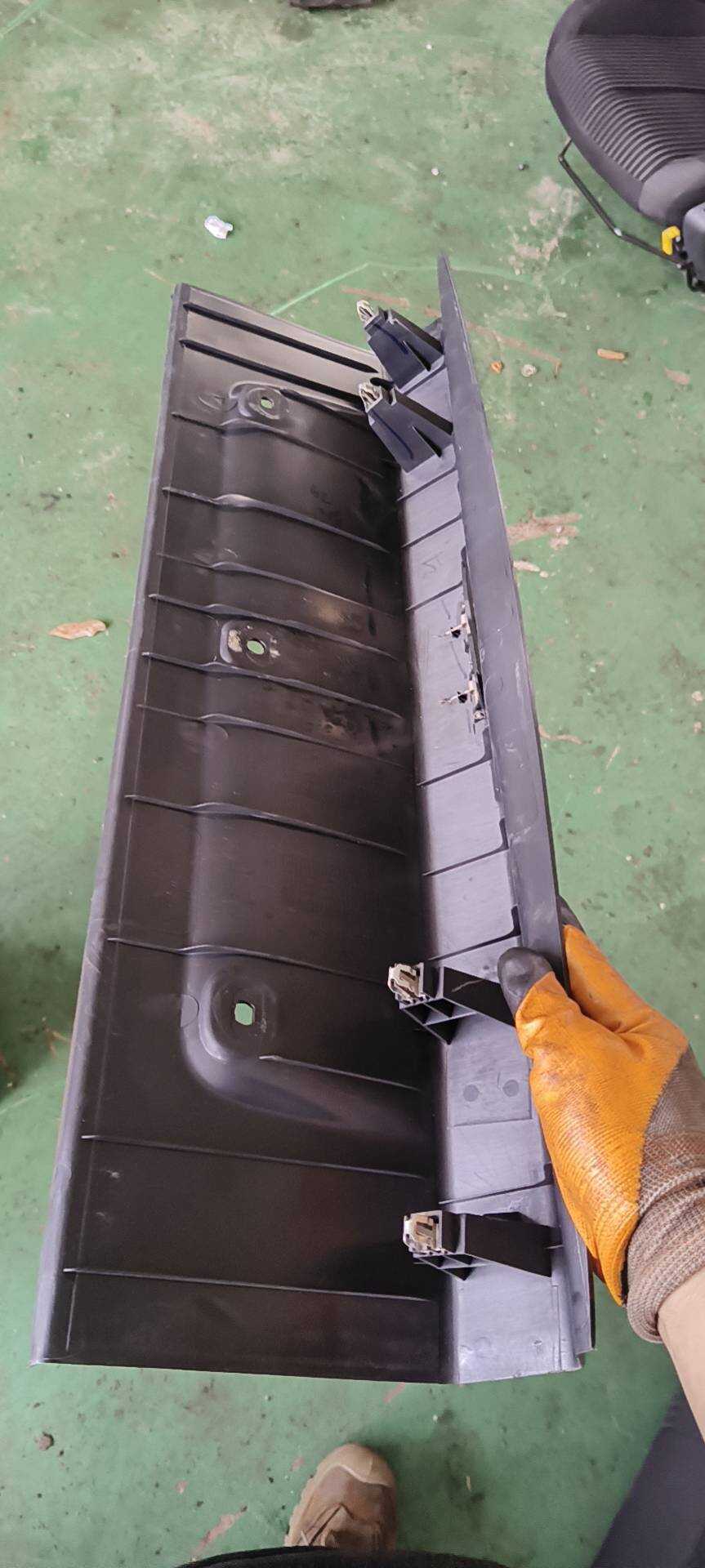 98038965ZD 后围板饰板