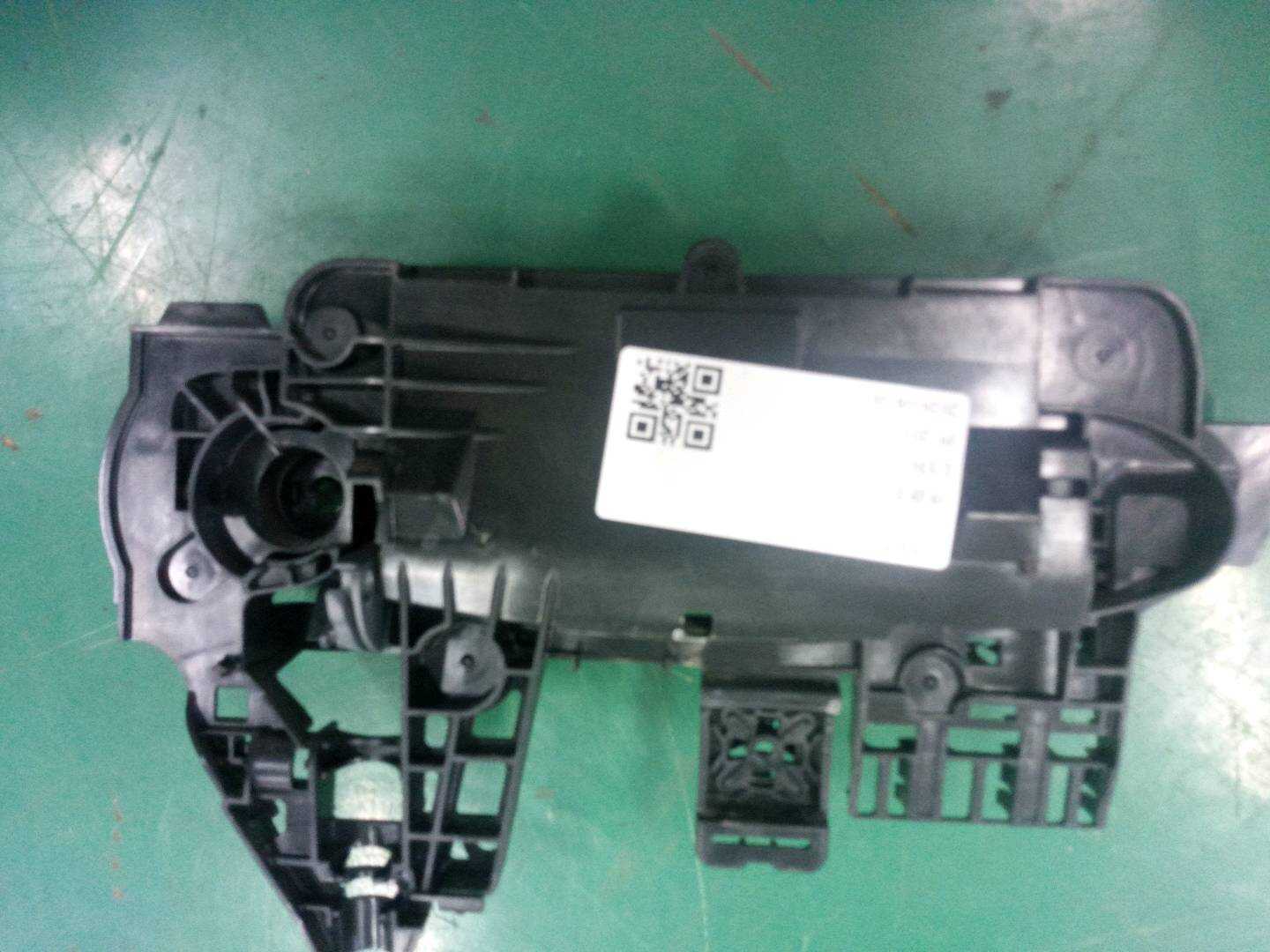 51215A6B651 后门外拉手固定框(左)