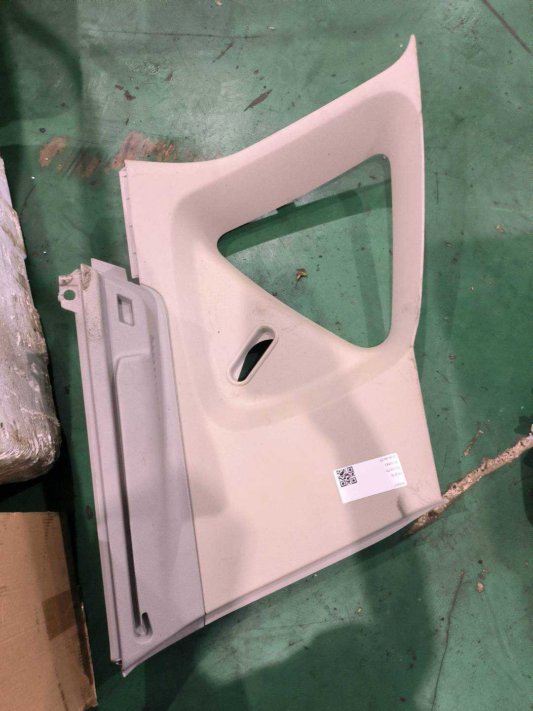 A16969006257E94 C-Pillar Inner Trim (Upper Right)
