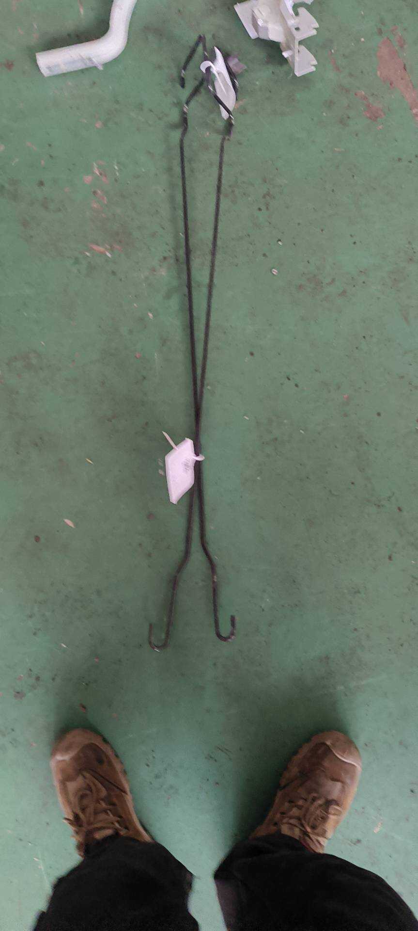 9804964580 尾盖扭力杆(左)