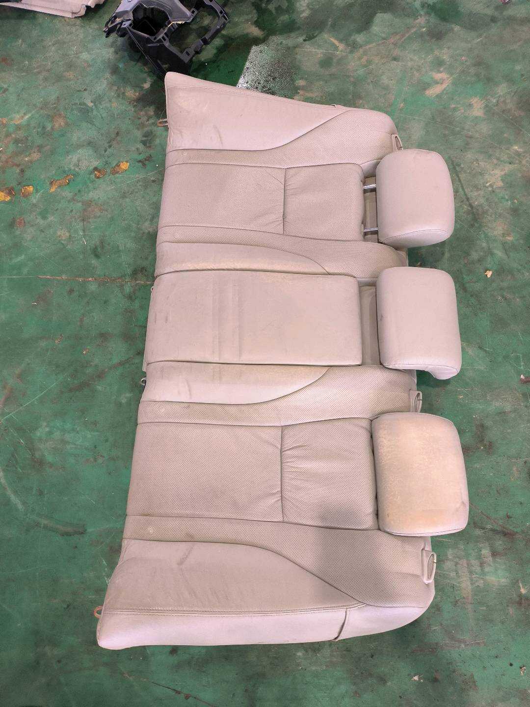7165106190 后座椅靠背软垫