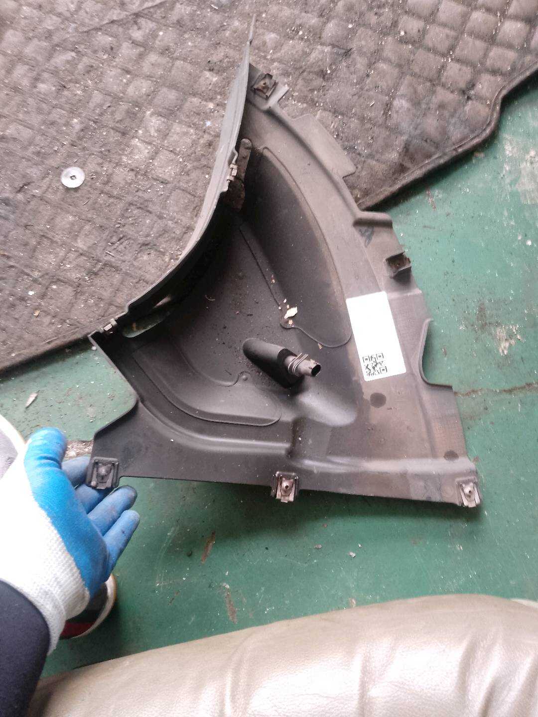 51717260737 前叶子板三角内衬(左)