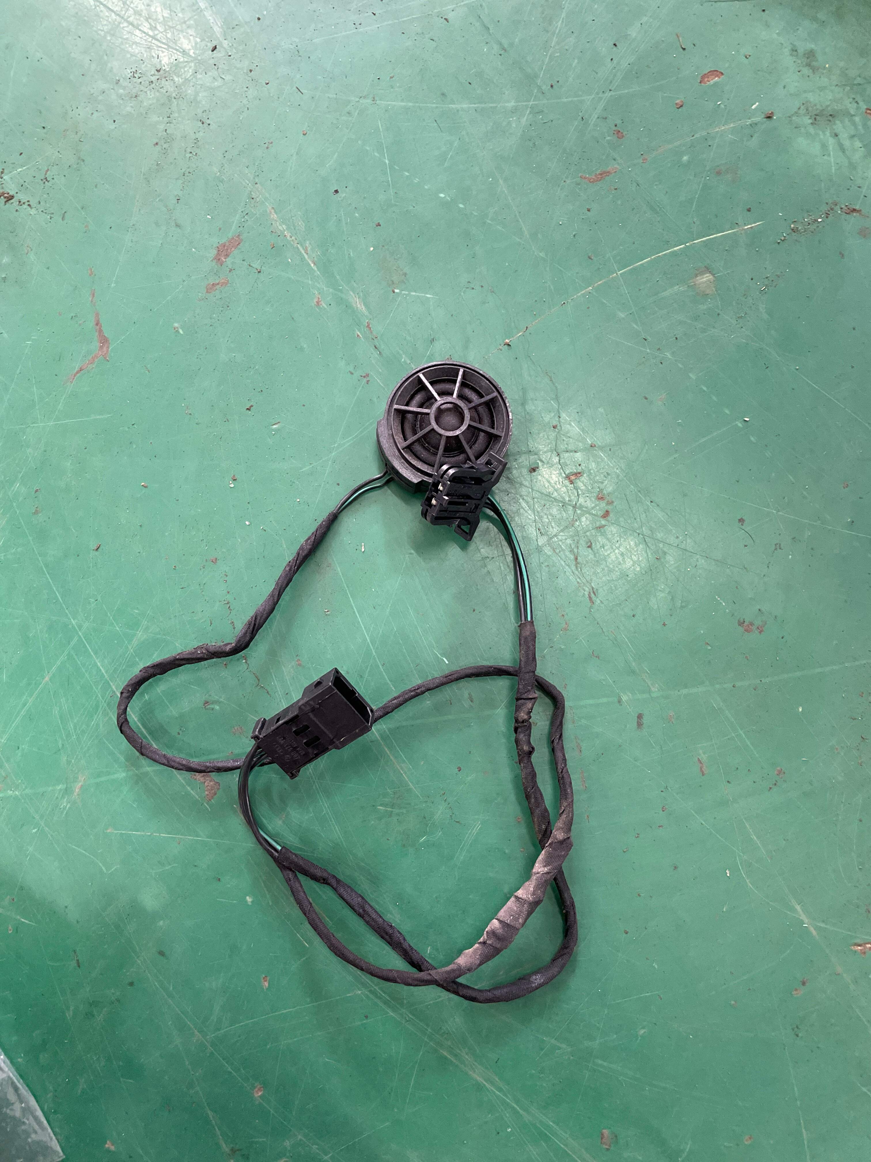 4B0035399D 后门高音扬声器(右)