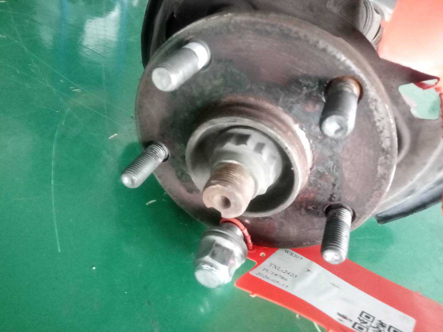 435500R040 前轮轴头连轴承（右）