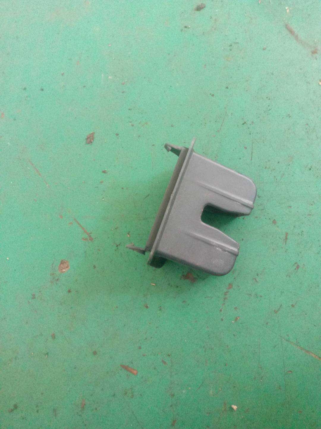 8WD827520 Trunk Lid Lock Cover