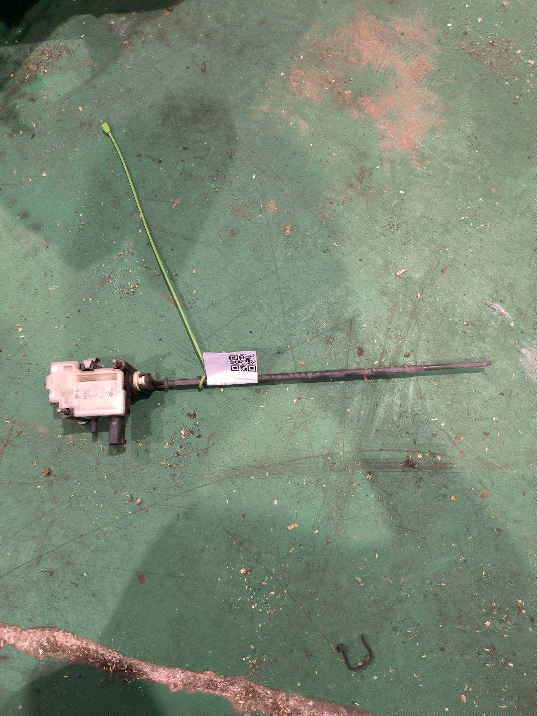 67117200674 燃油箱门开启执行器
