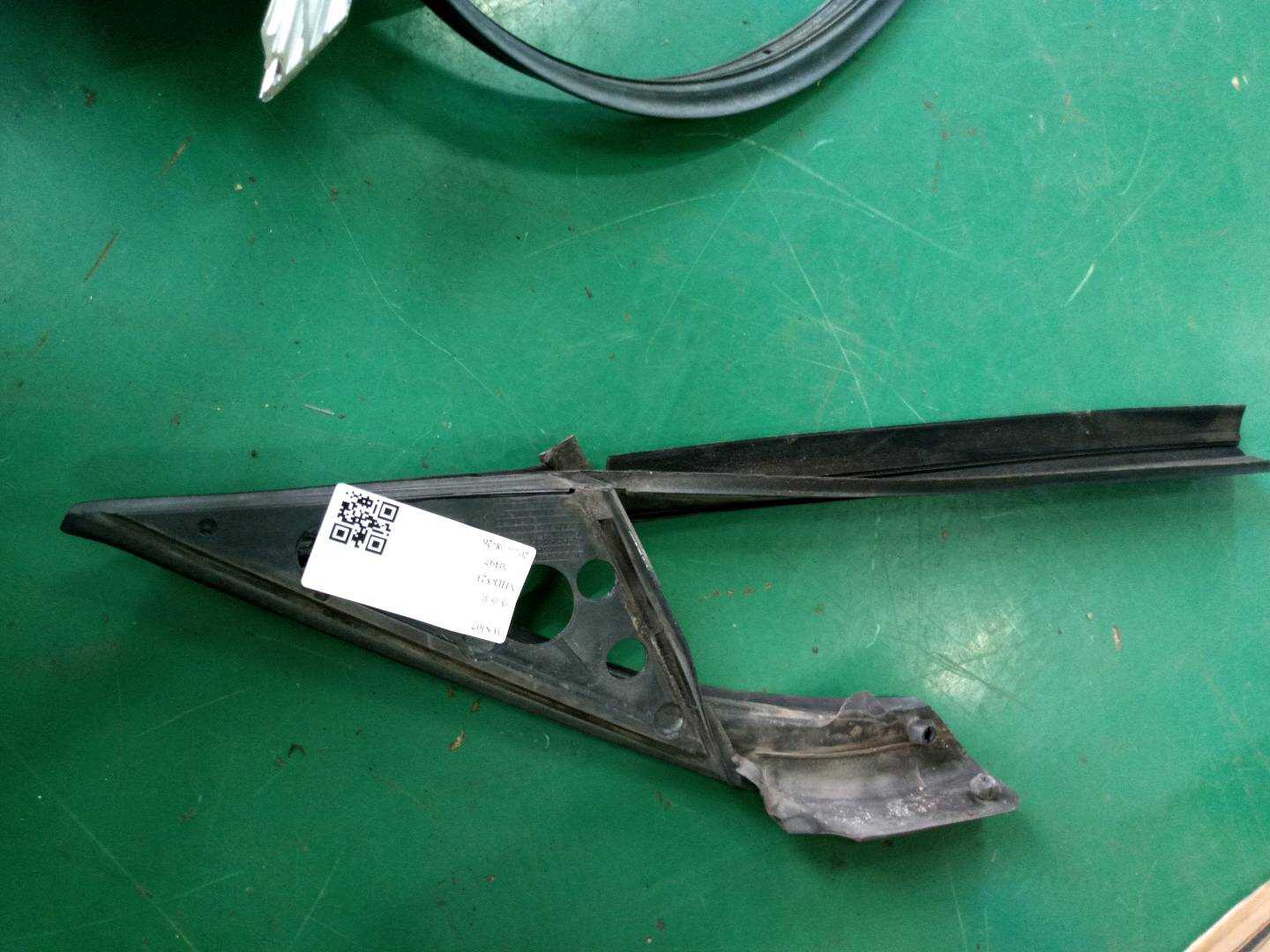 51337192287 前门玻璃绒槽(左)