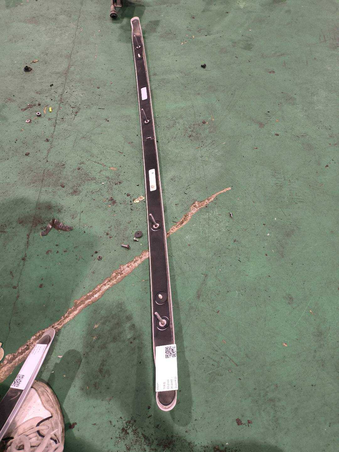 51139800925 Roof Rack, Left
