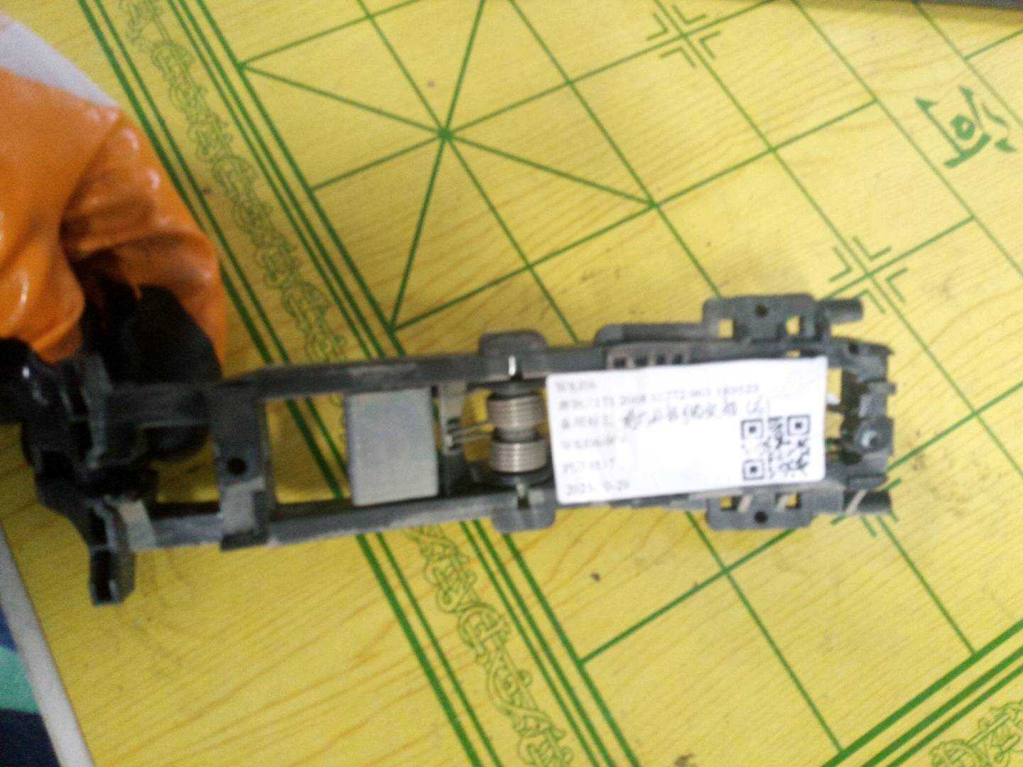 A1717600234 前门外拉手固定框(右)
