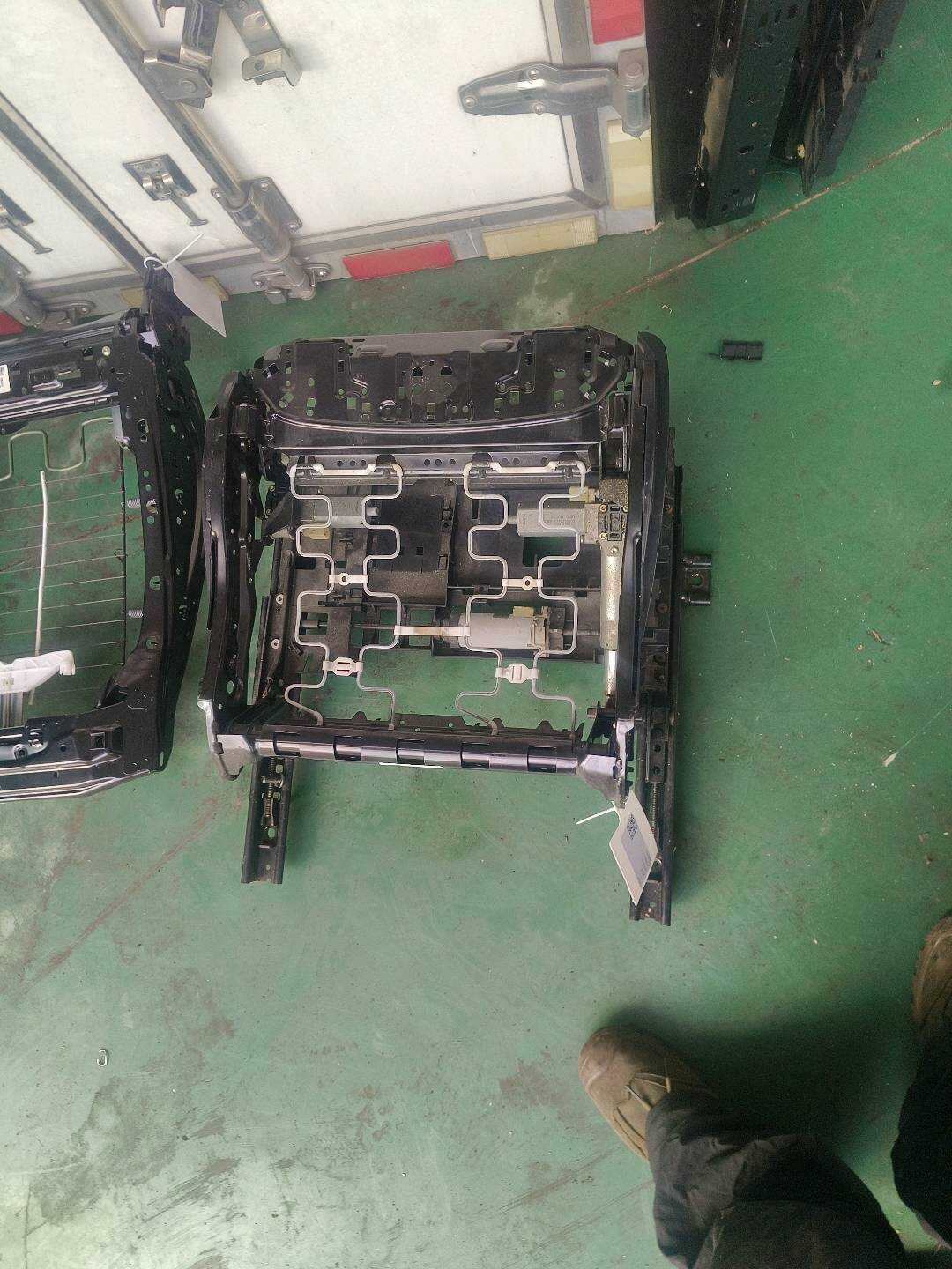 52109155660 副驾驶员座椅底座骨架