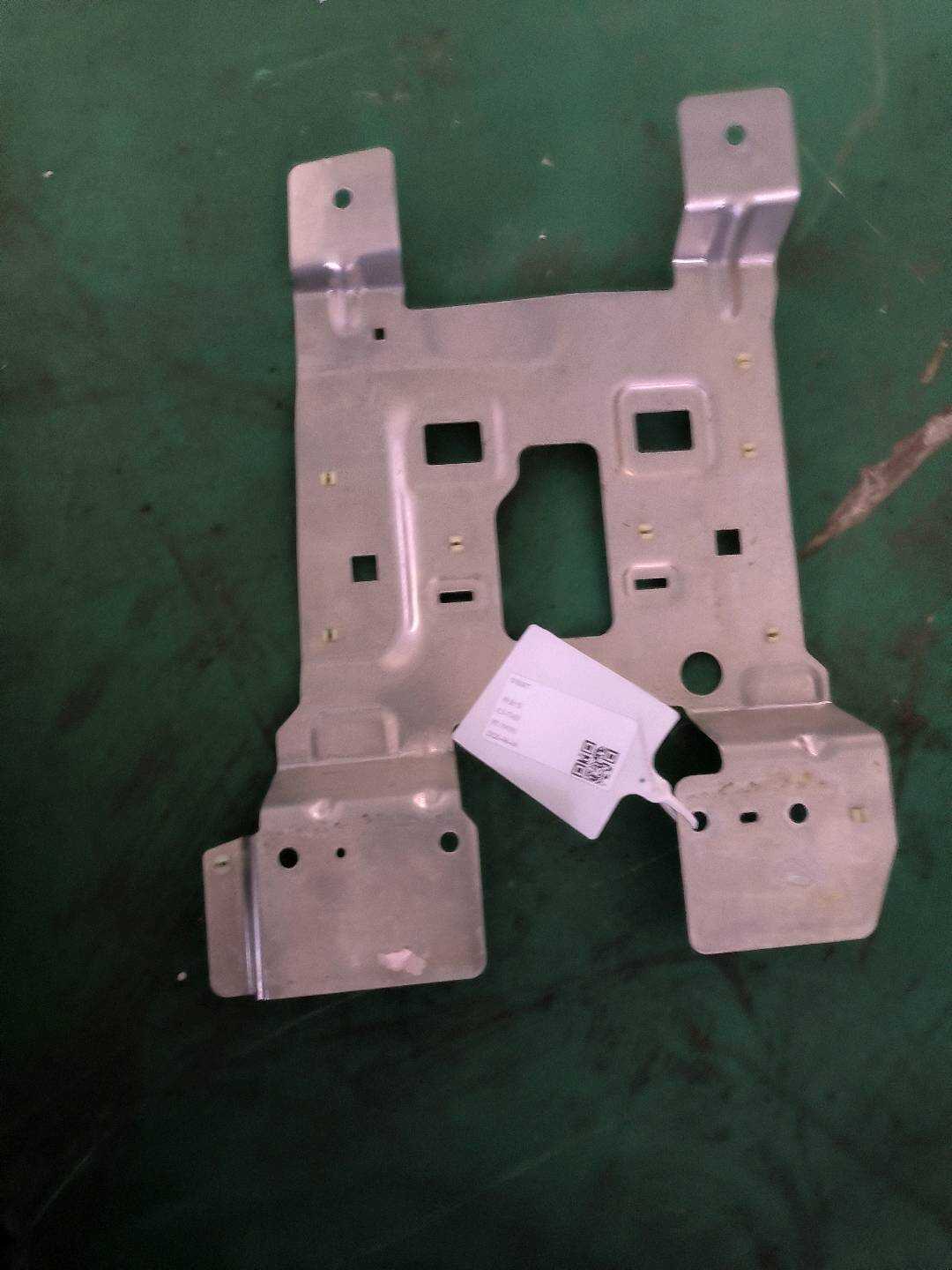 P0003128AC 侧边板支架