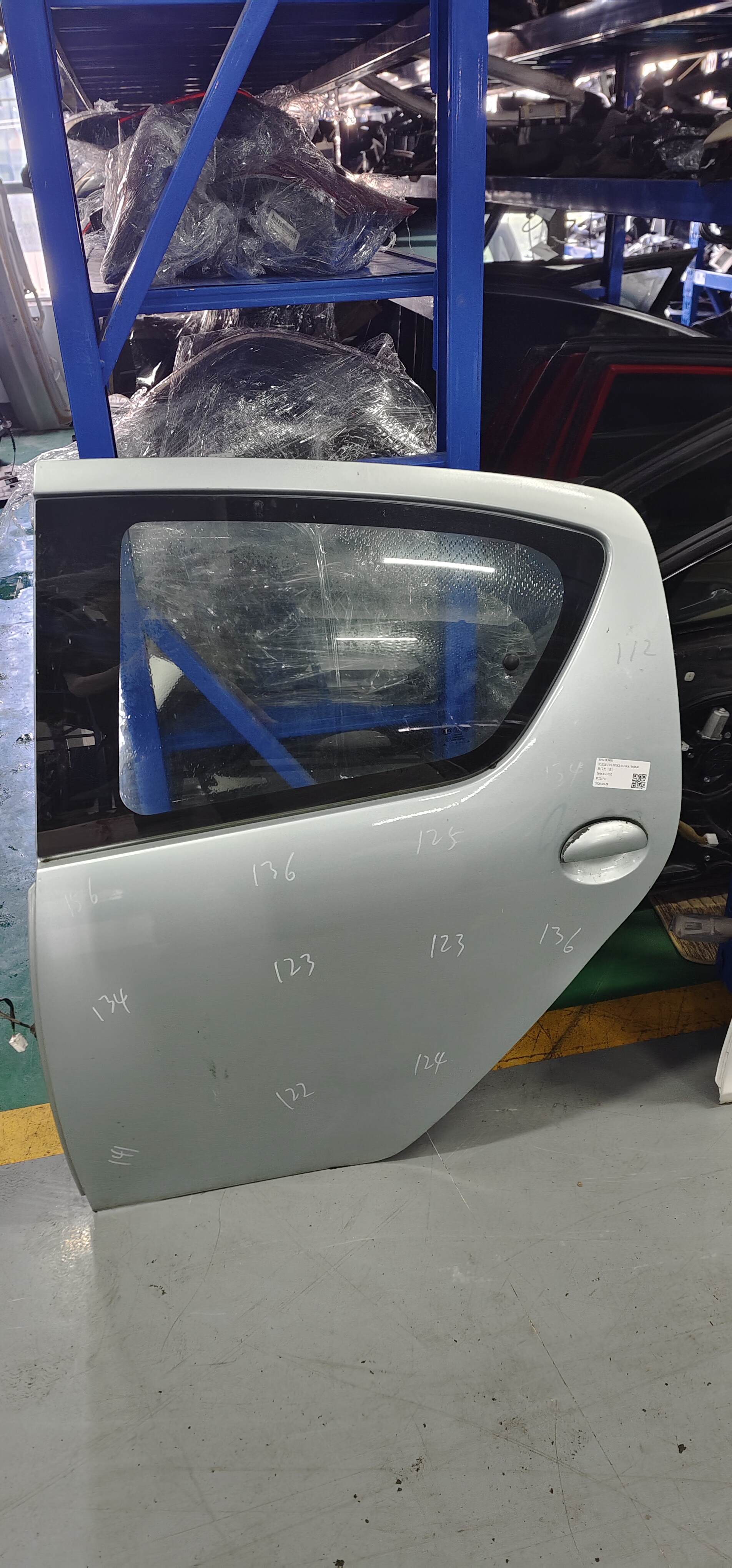 1014183400 后门壳（左）