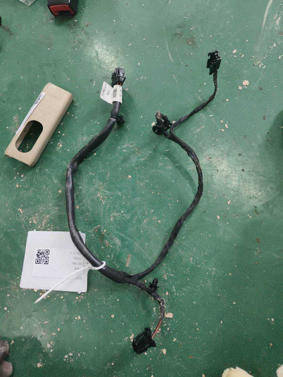 8R0971369A 前座椅靠背线束(左)