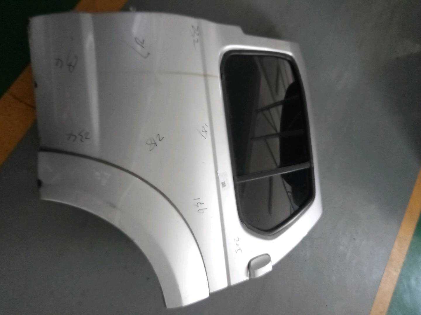 821019S500 后门壳（左）