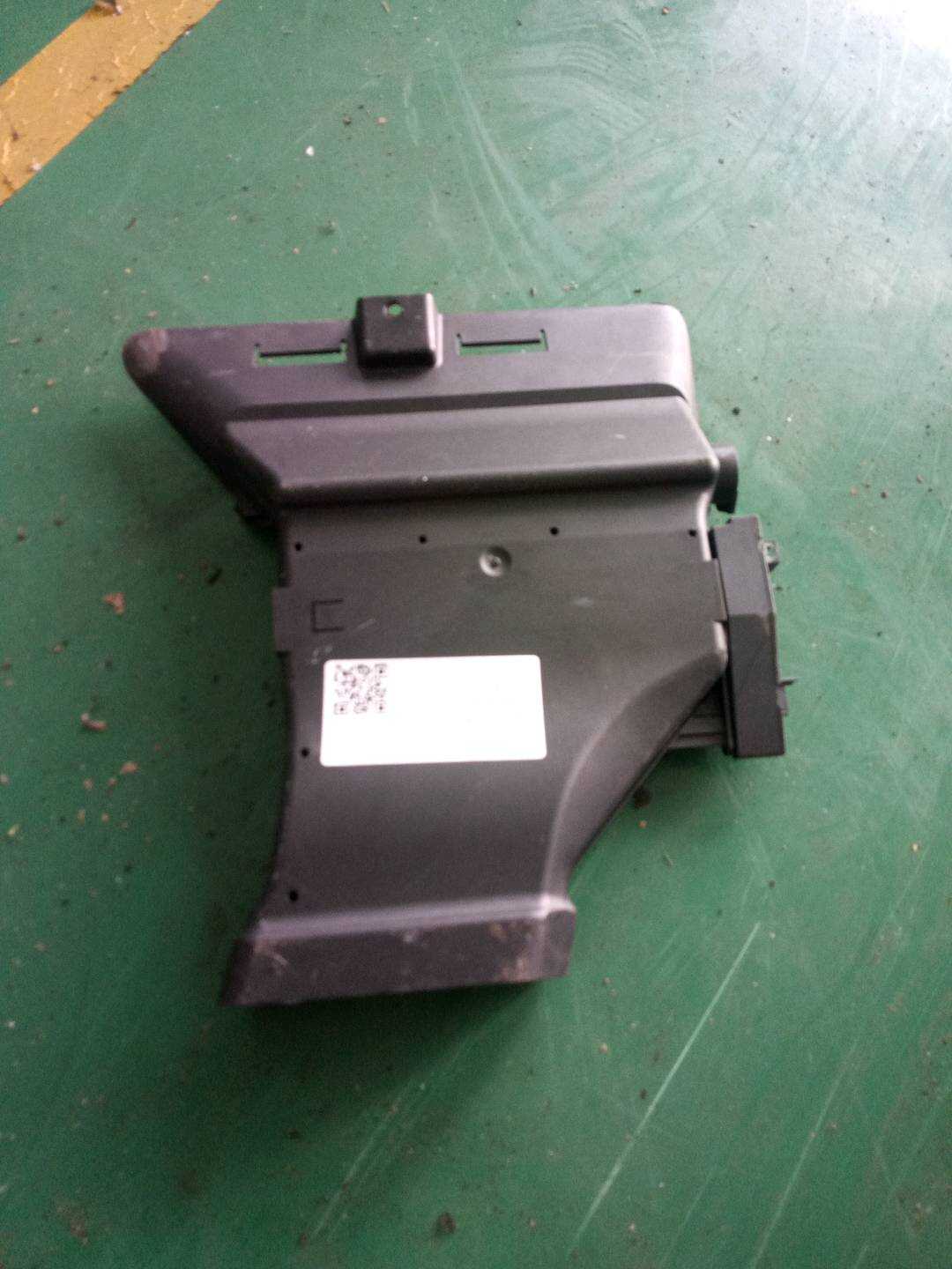 64229113016 Rear Seat Area Air Duct, Rear Right