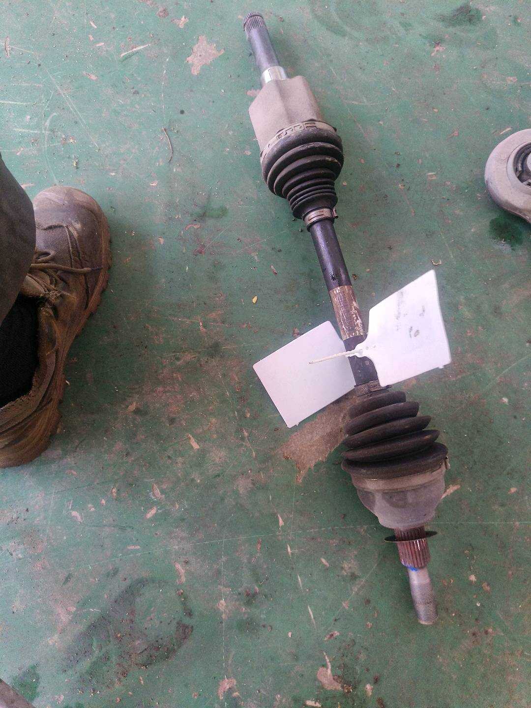 G3G33B437DB 前半轴(左)