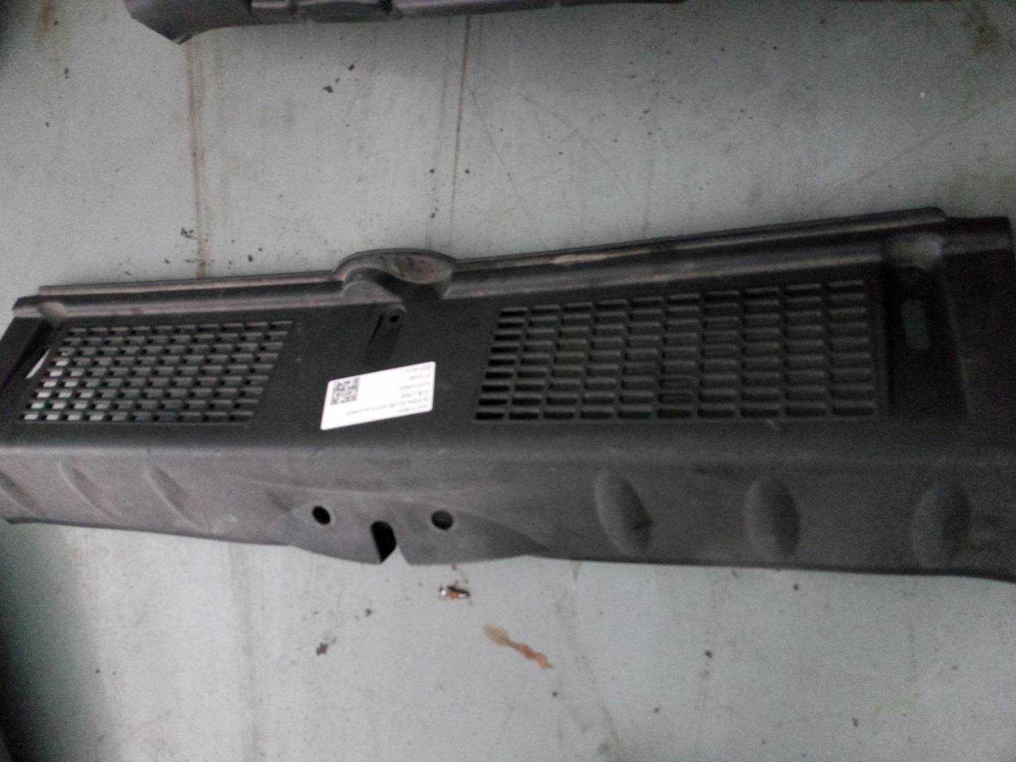51477138451 Rear Upper Panel Trim