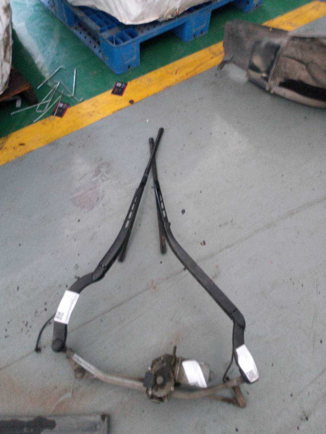 C2D3544 Front Windshield Wiper Assembly