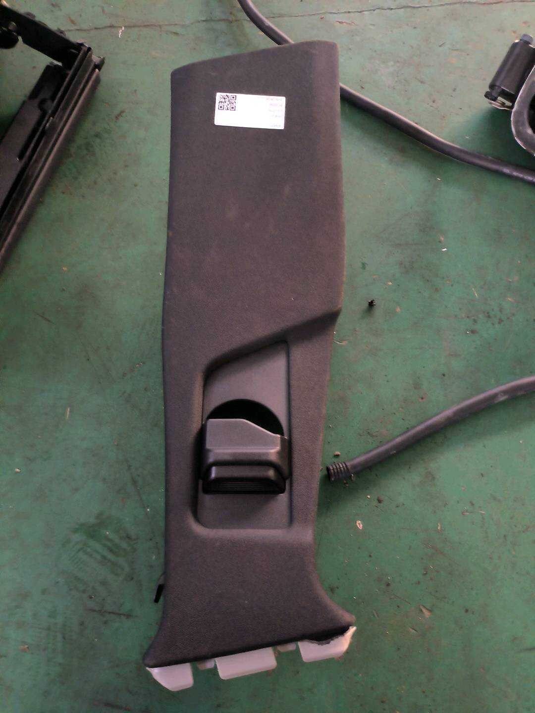 A21869092009G26 B柱内衬（右上）