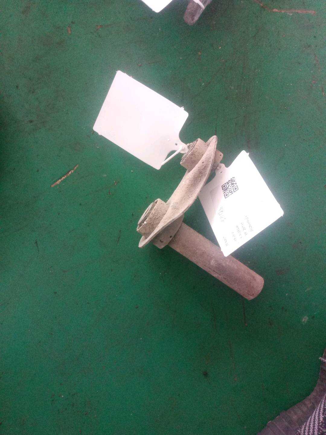 33326770749 后下摆臂连杆(右)