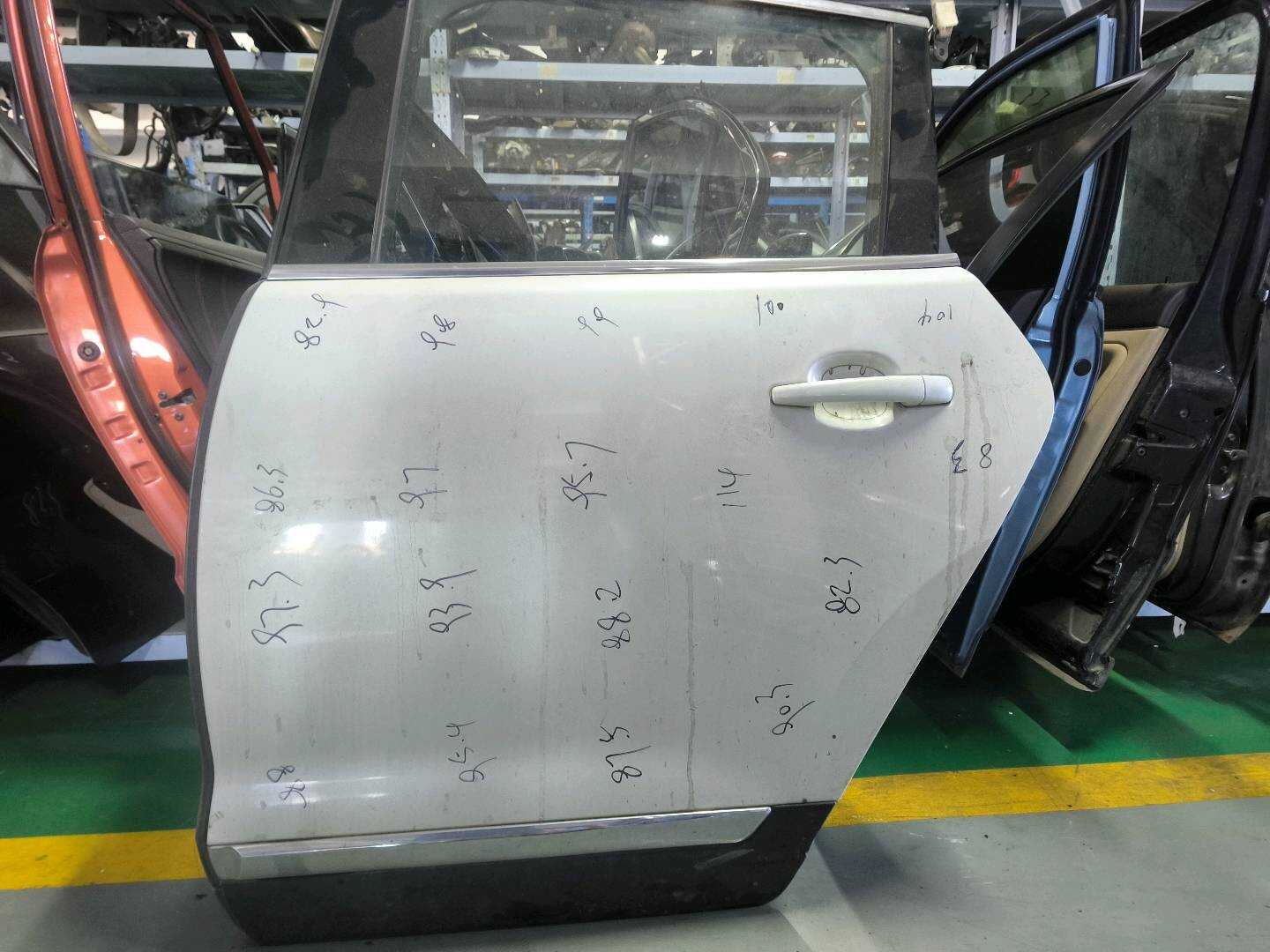 9435119380 后门壳(左)