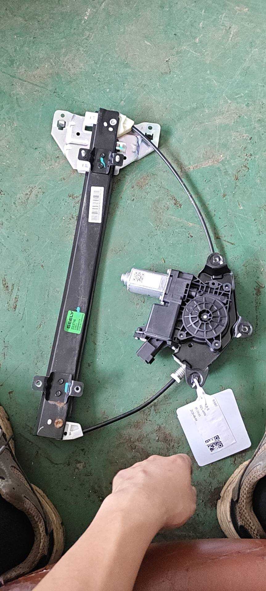 6600065879 右后车门玻璃升降器