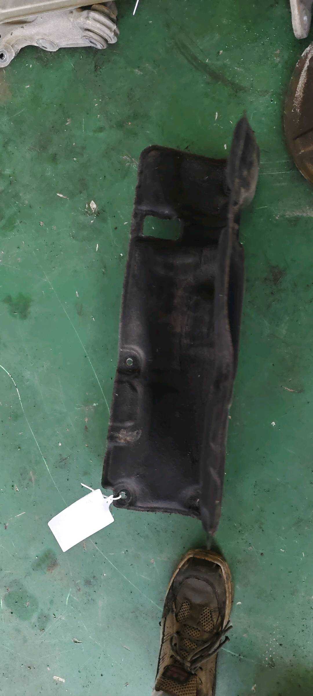 51489147383 变速器传动轴盖板隔音板