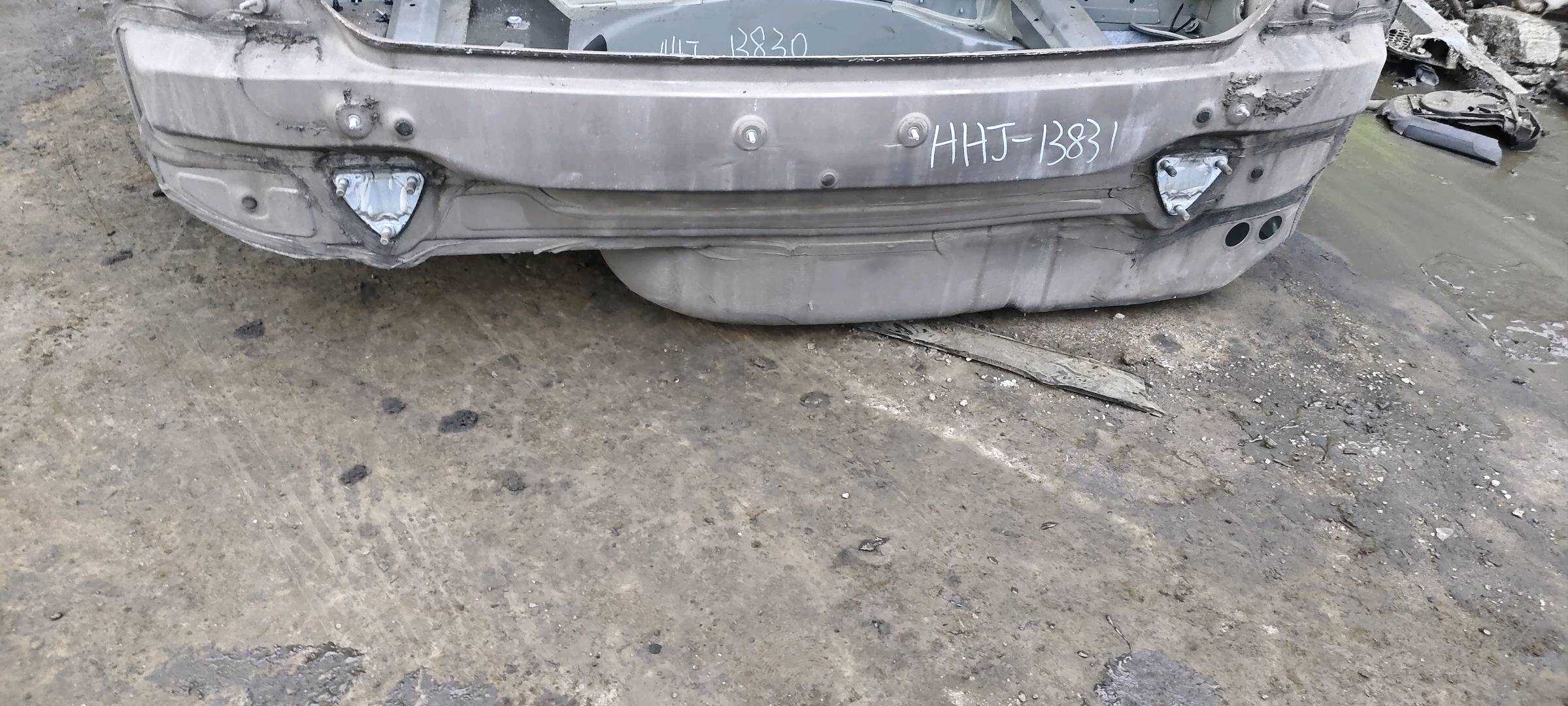 41347044869 后围板