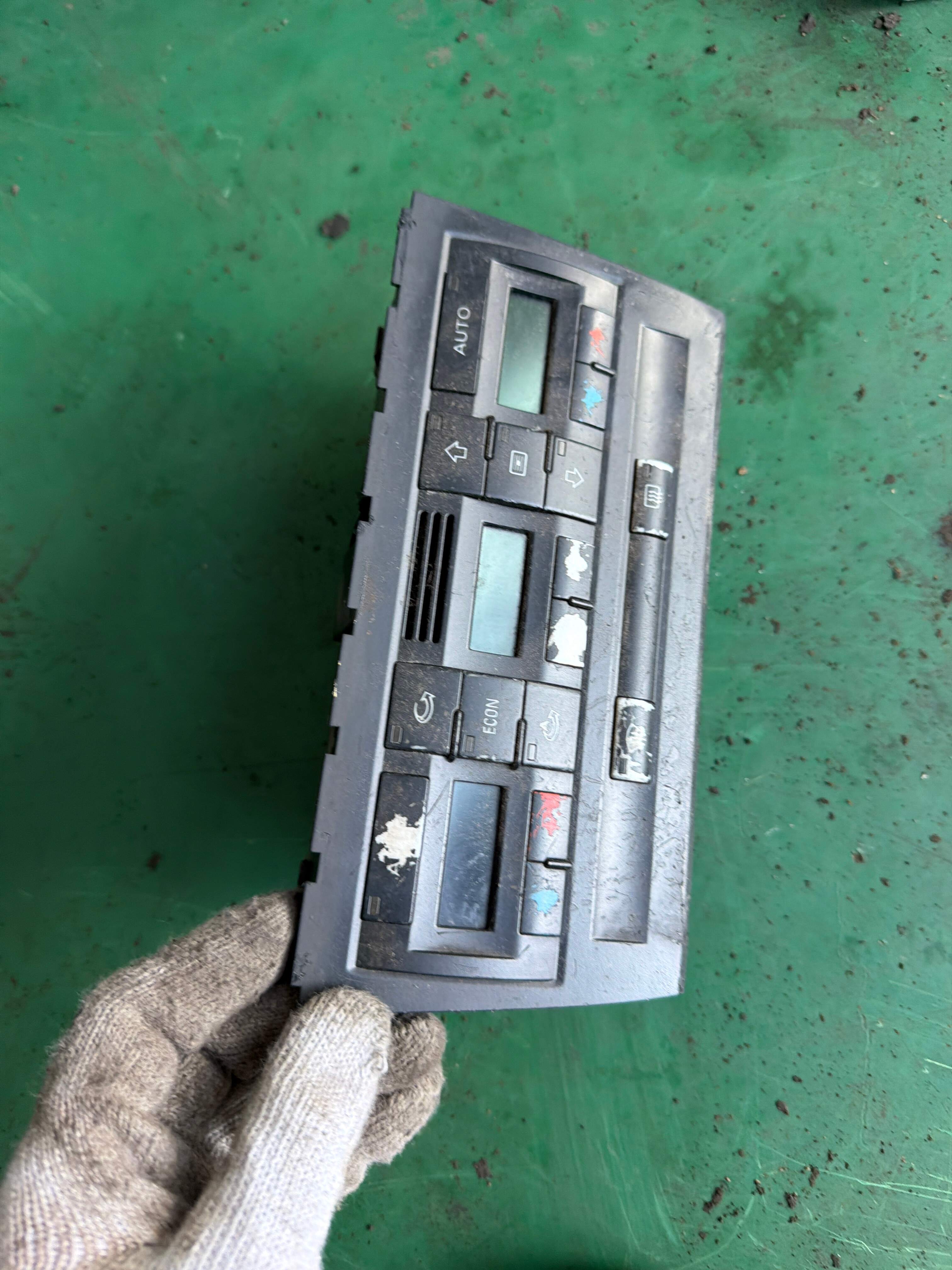 8E0820043P A/C Controller