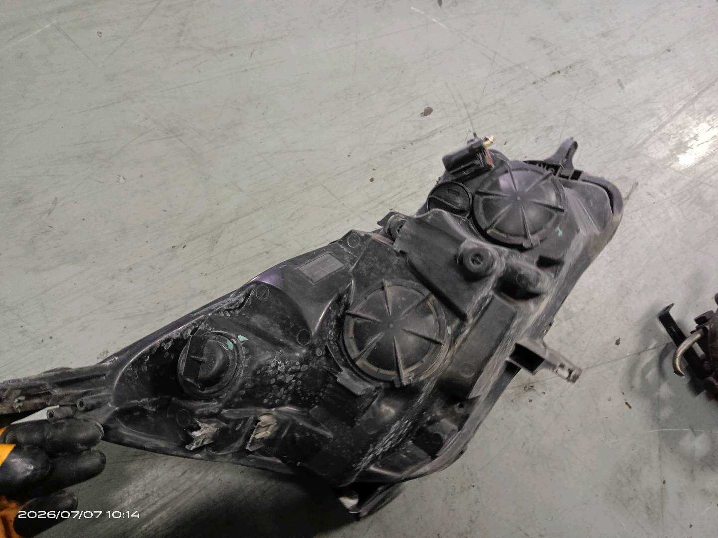 9804938980 Front Headlight, Left