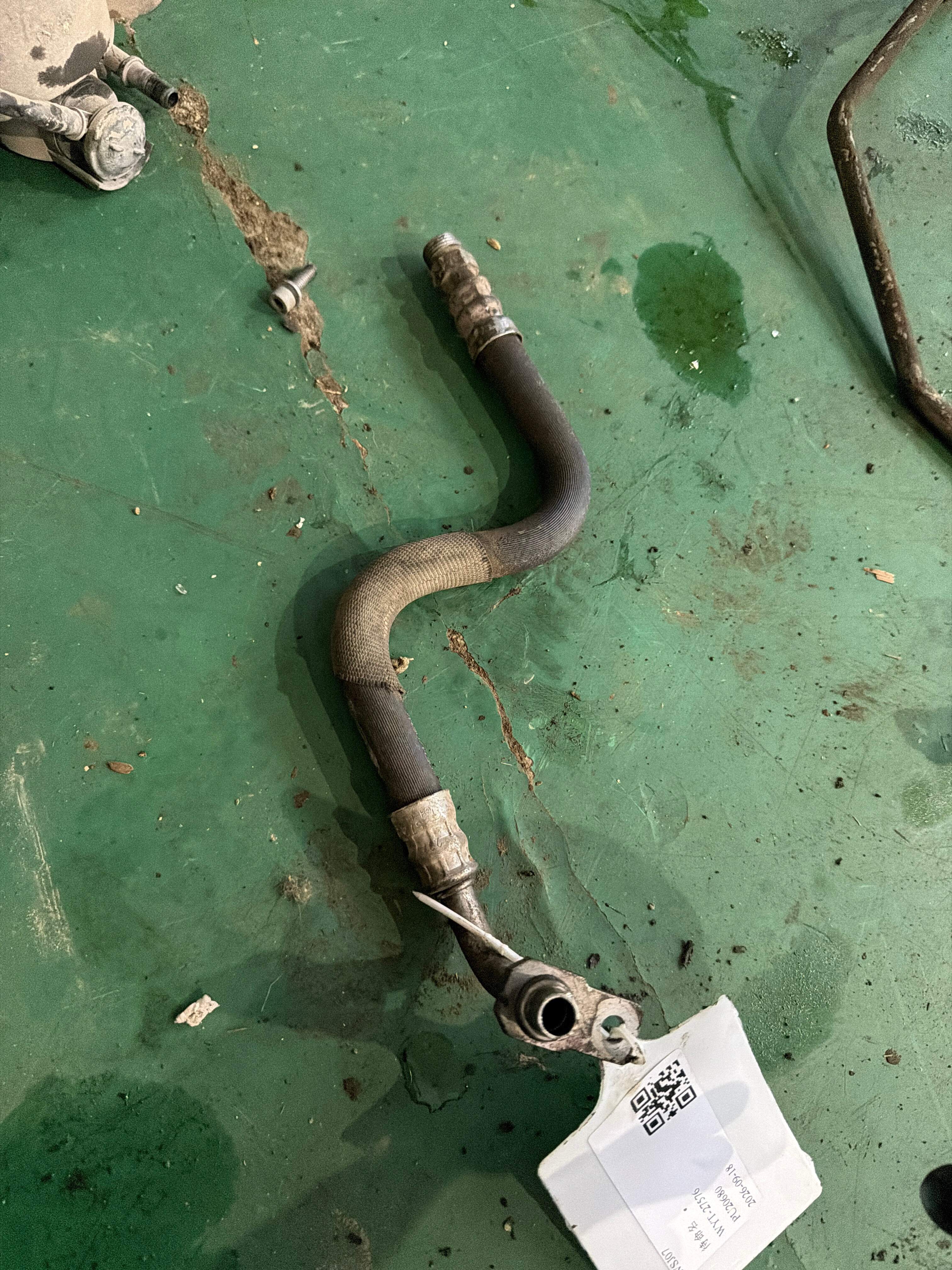 8K0317825R 变速器油冷却器出油管