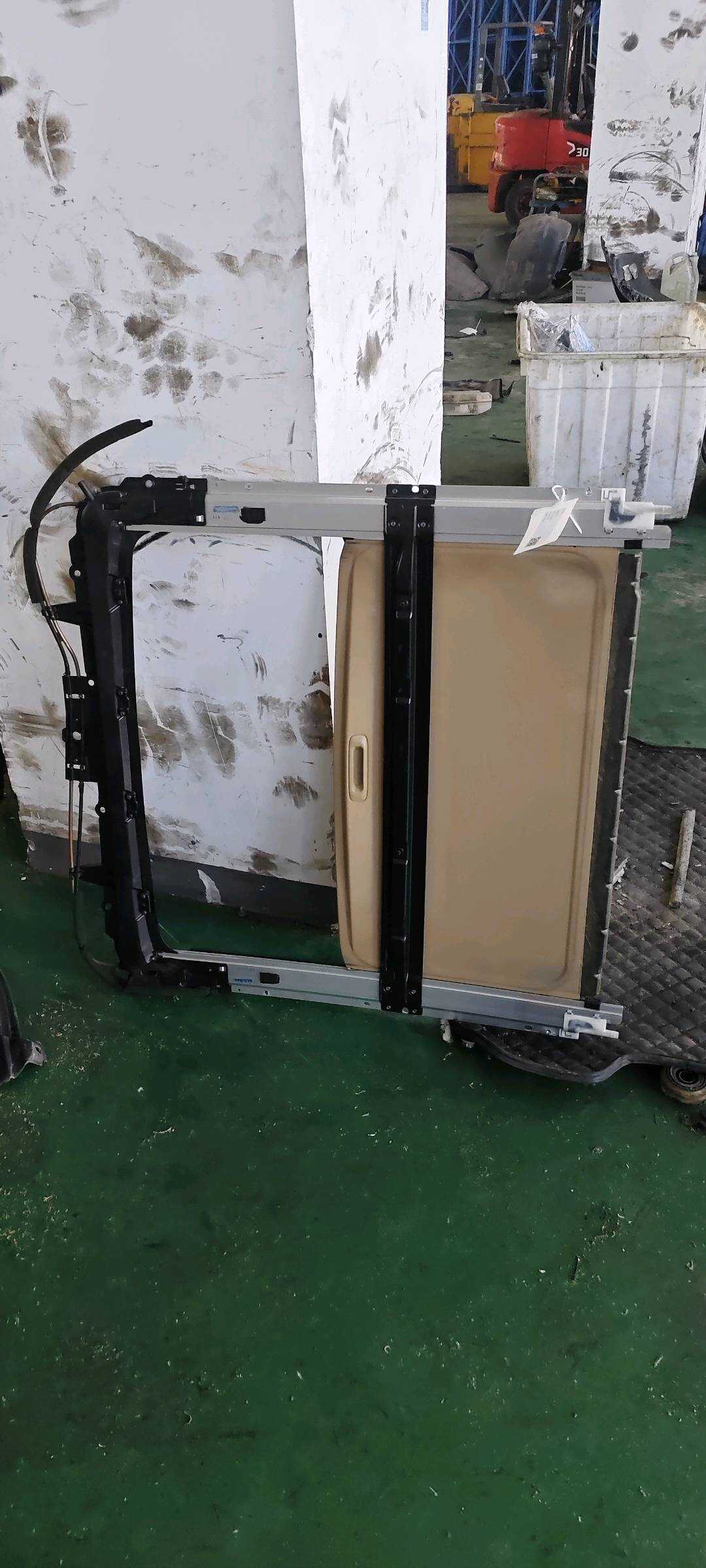 816204Q000 天窗底座