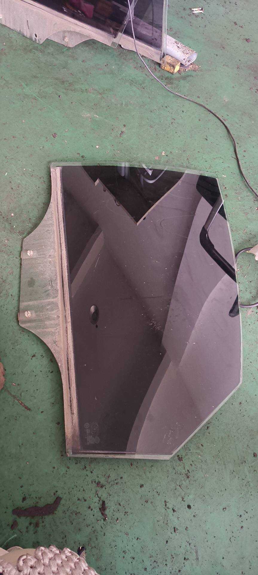 9071996 Rear Door Glass, Left