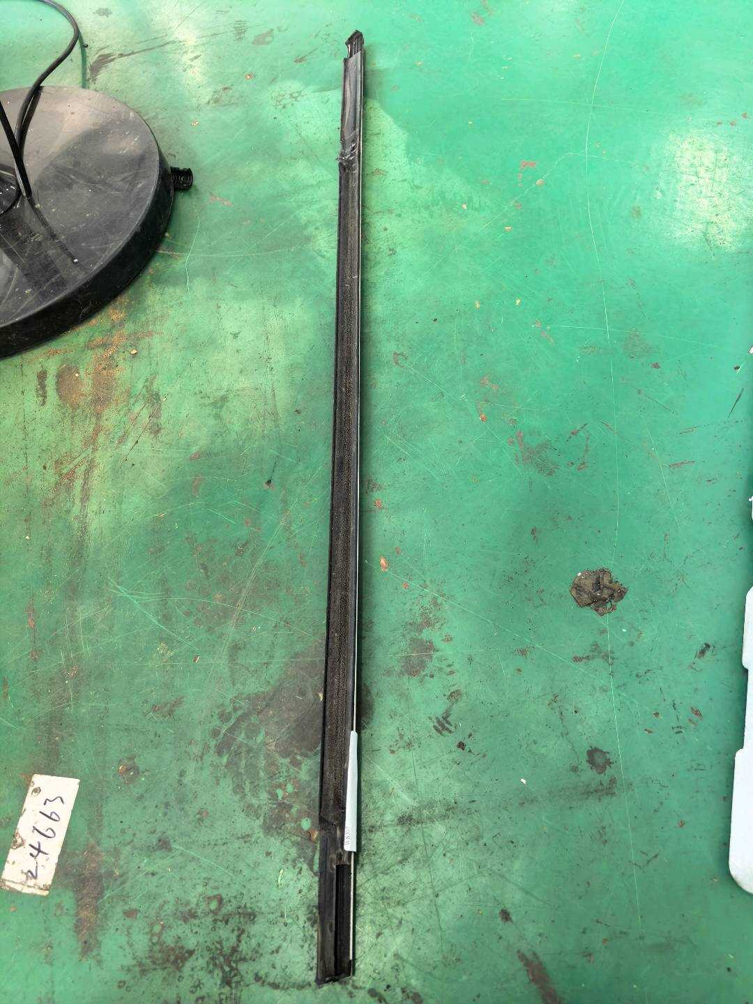 18G837471 前门玻璃压条（左内）