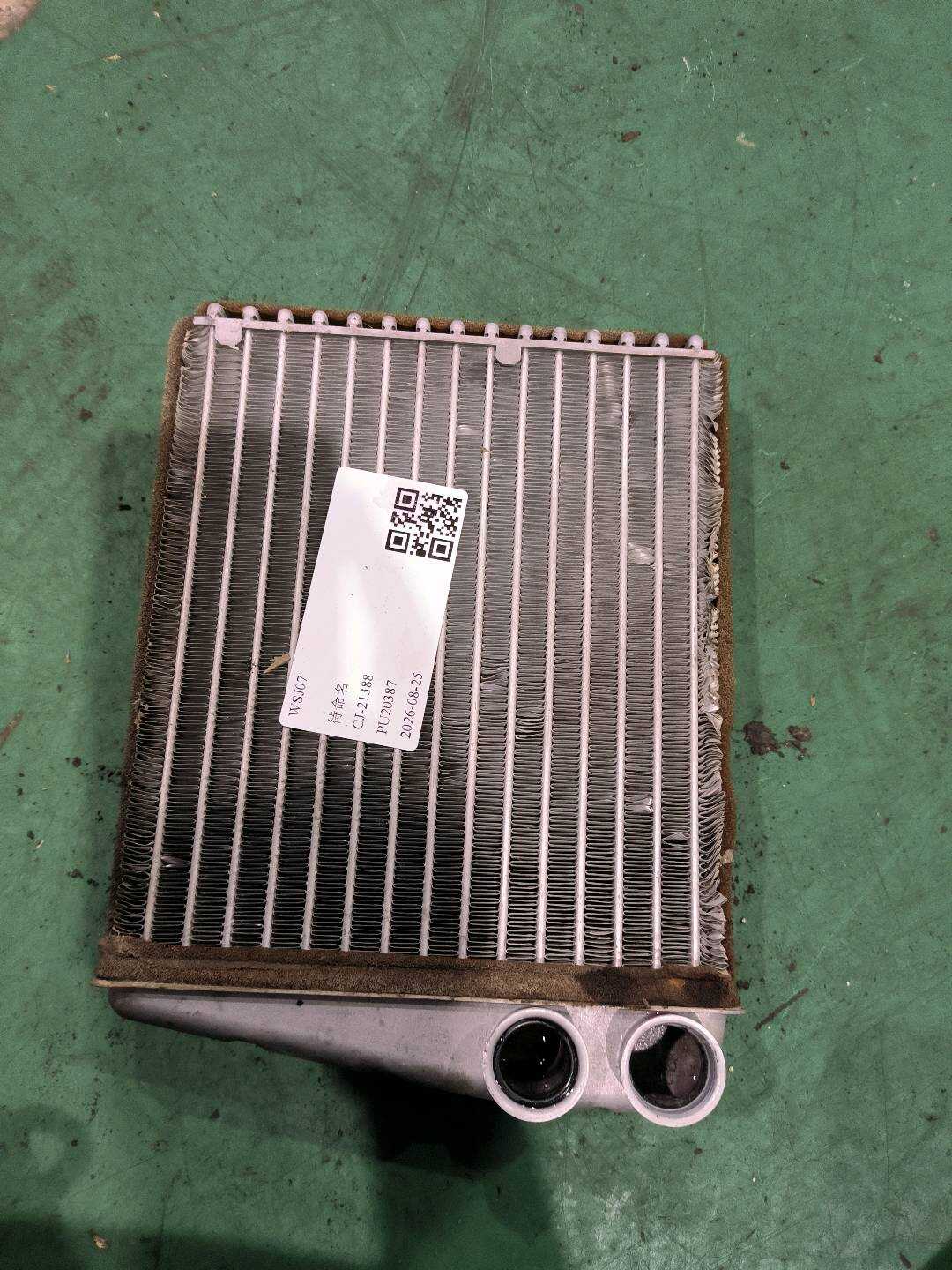 64113422666 暖风散热器