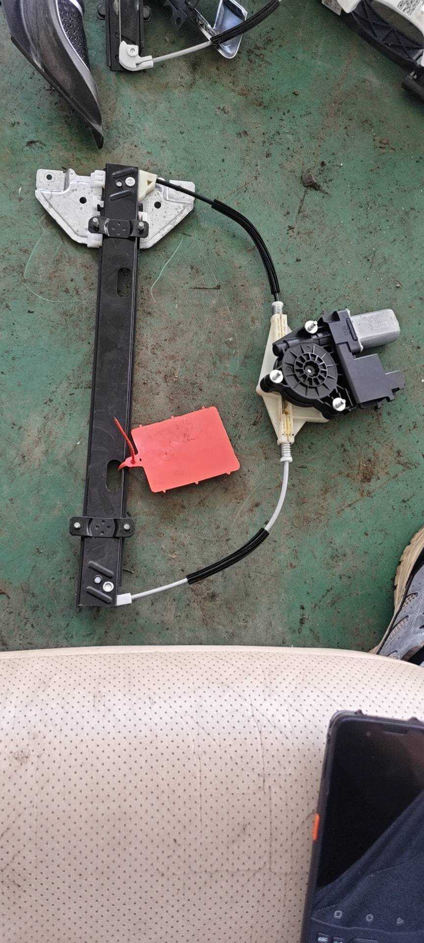 6600005316 左前车门玻璃升降器总成