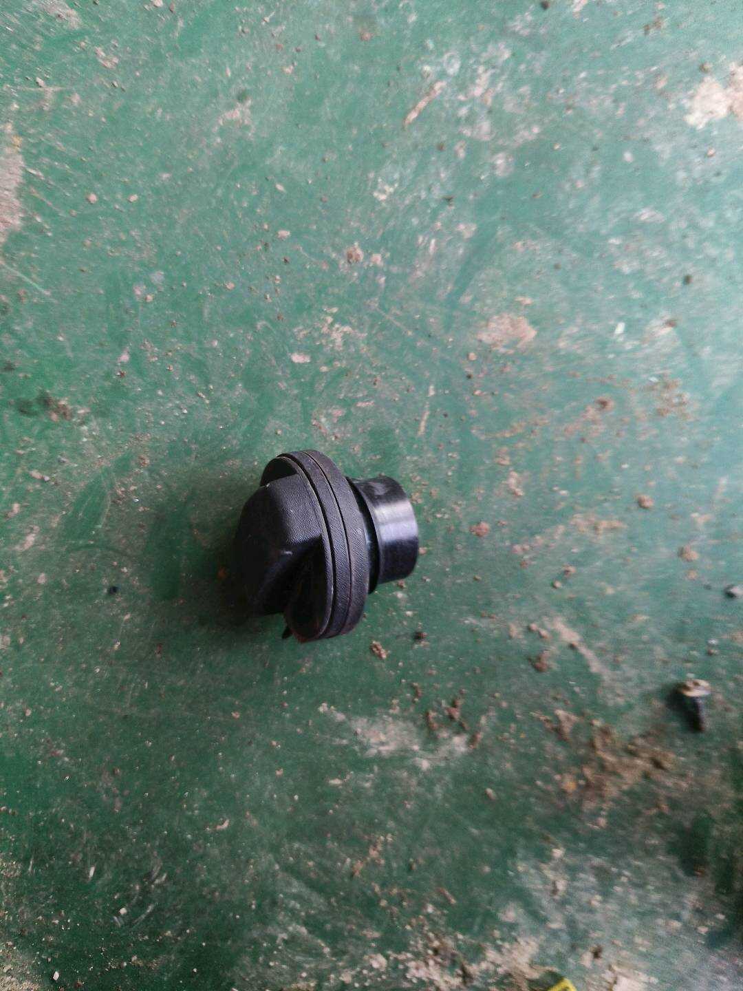 10019026 油箱加油口盖总成
