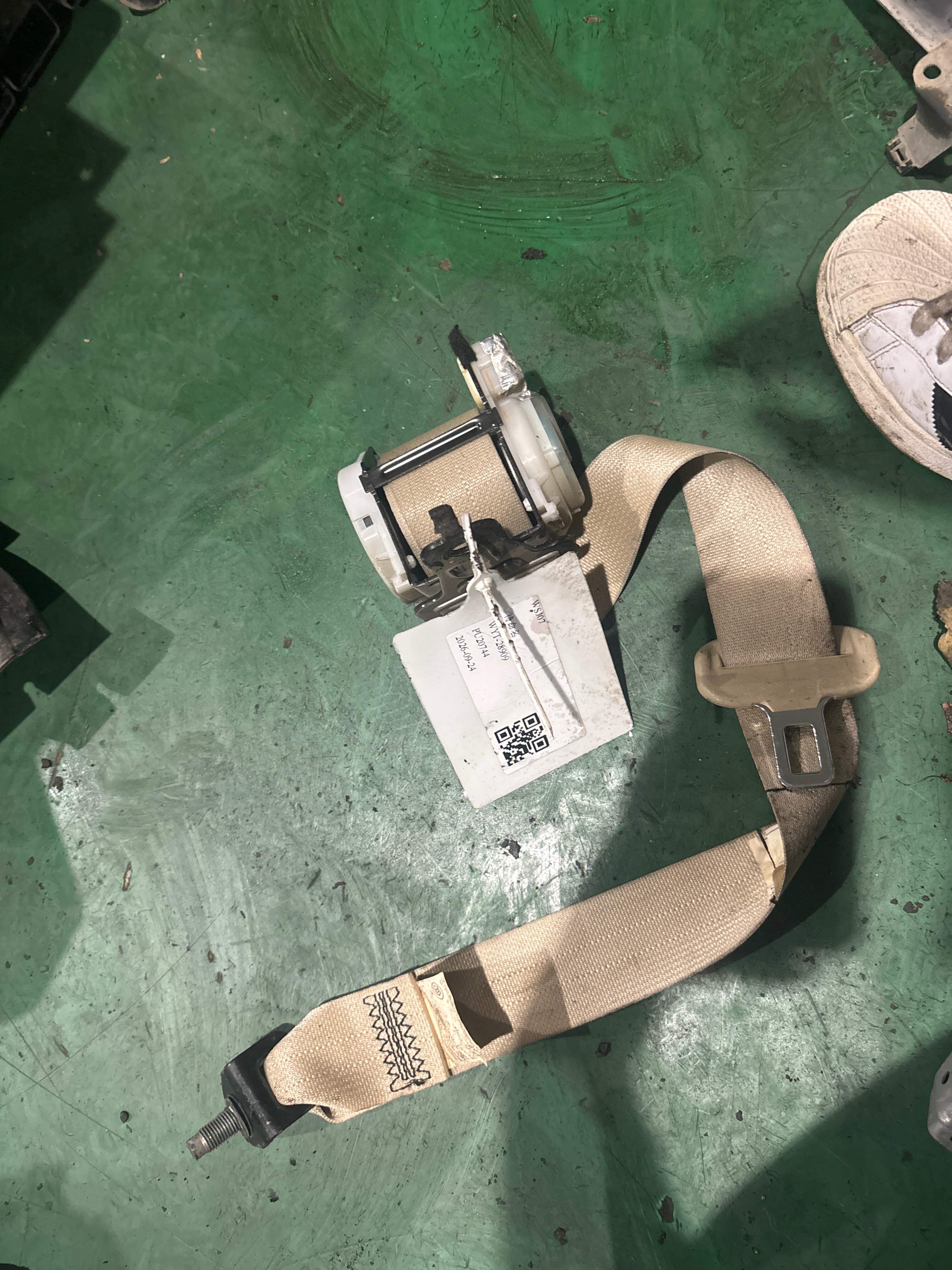 88844JN00B Rear Seat Side Seat Belt, Left