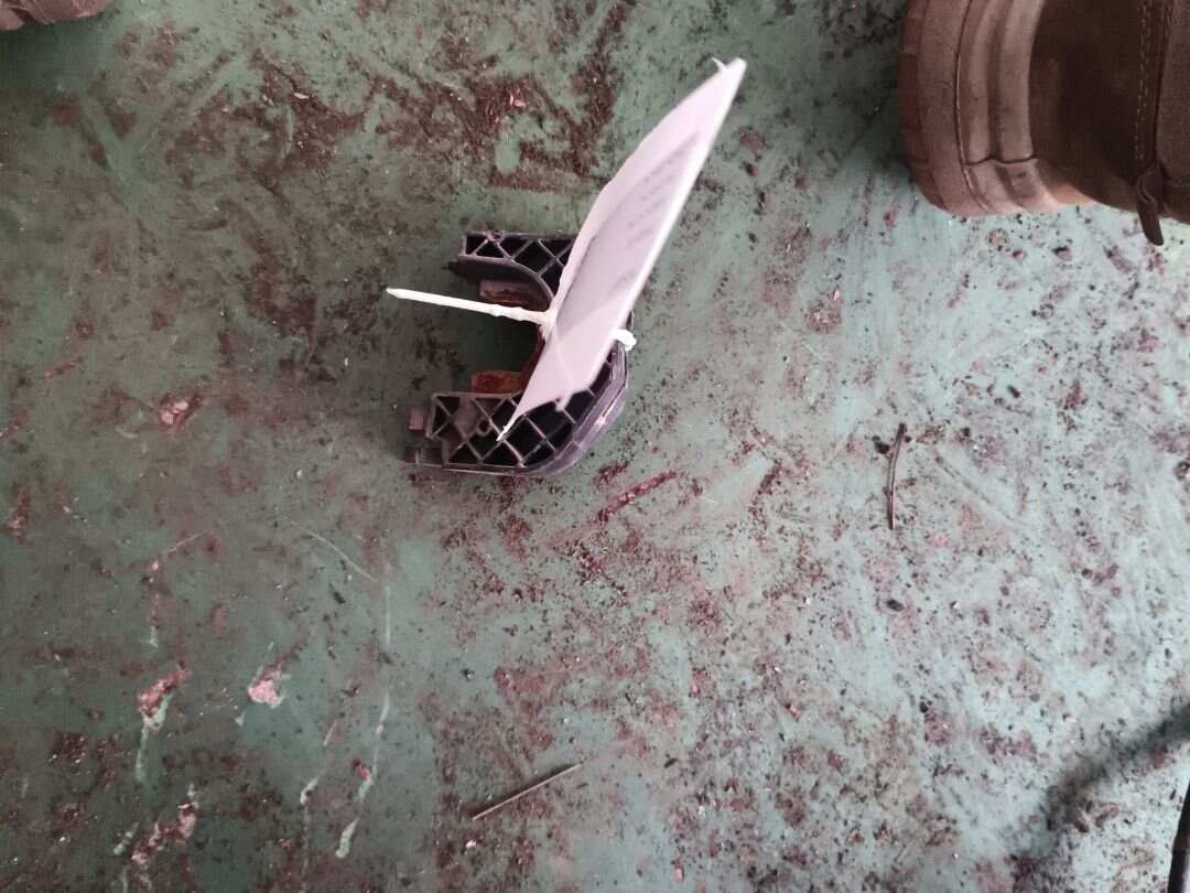 L4F1837275 弹簧卡
