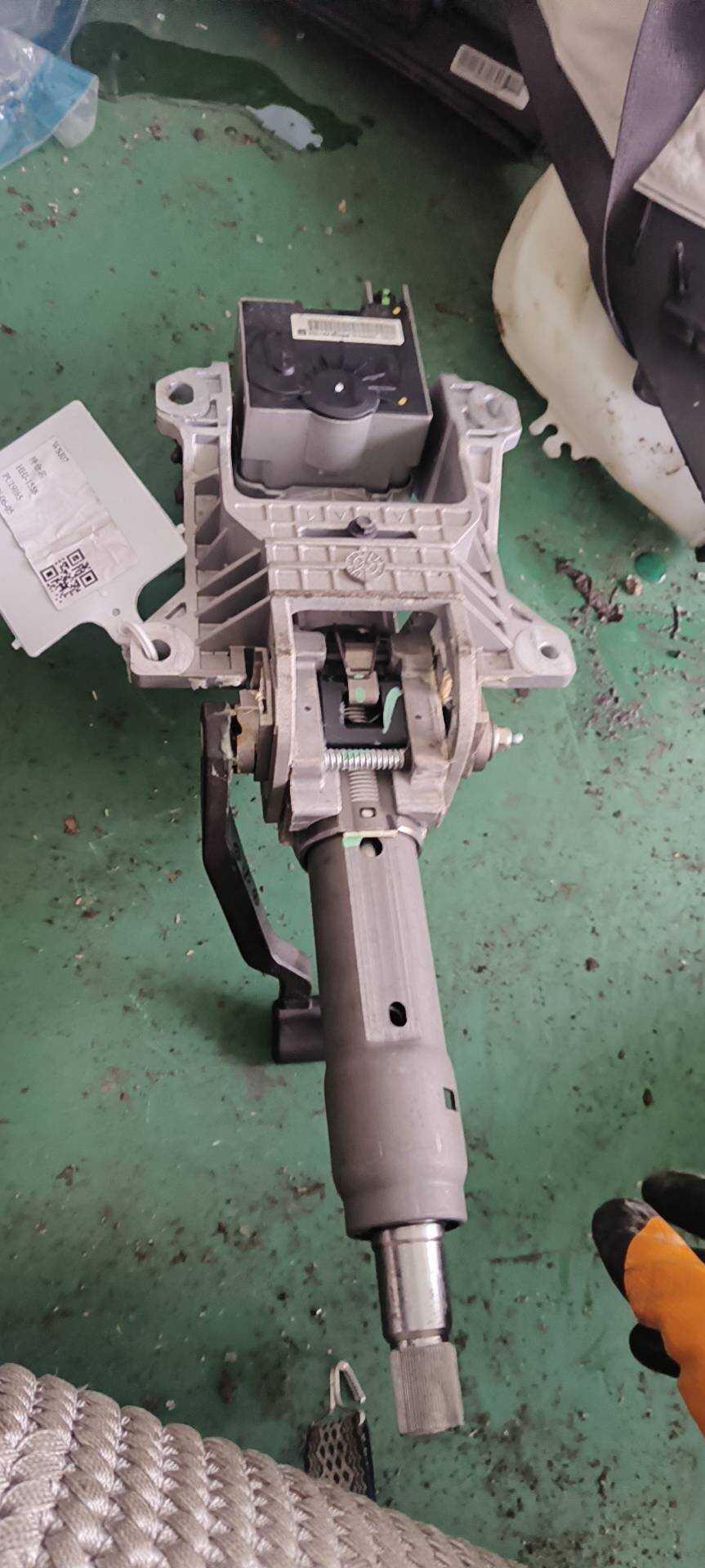 84256977 Steering Column